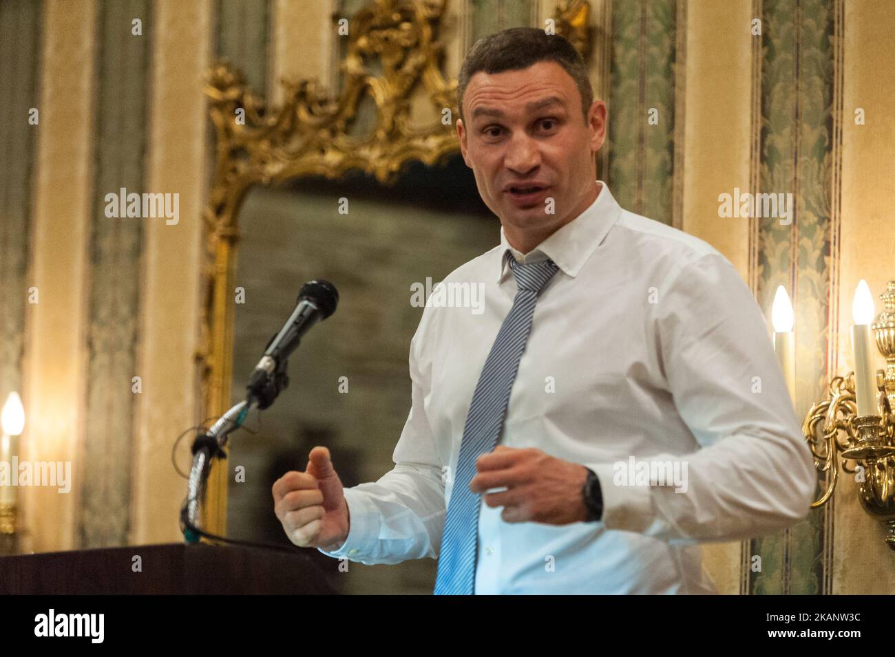 Politicien ukrainien, maire de Kiev, et ancien boxeur professionnel Vitali Klitschko lors de la rencontre avec la communauté ukrainienne à Etobicoke, Toronto, Canada, le 22 juin 2017. (Photo par Anatoliy Cherkasov/NurPhoto) *** Veuillez utiliser le crédit du champ de crédit *** Banque D'Images