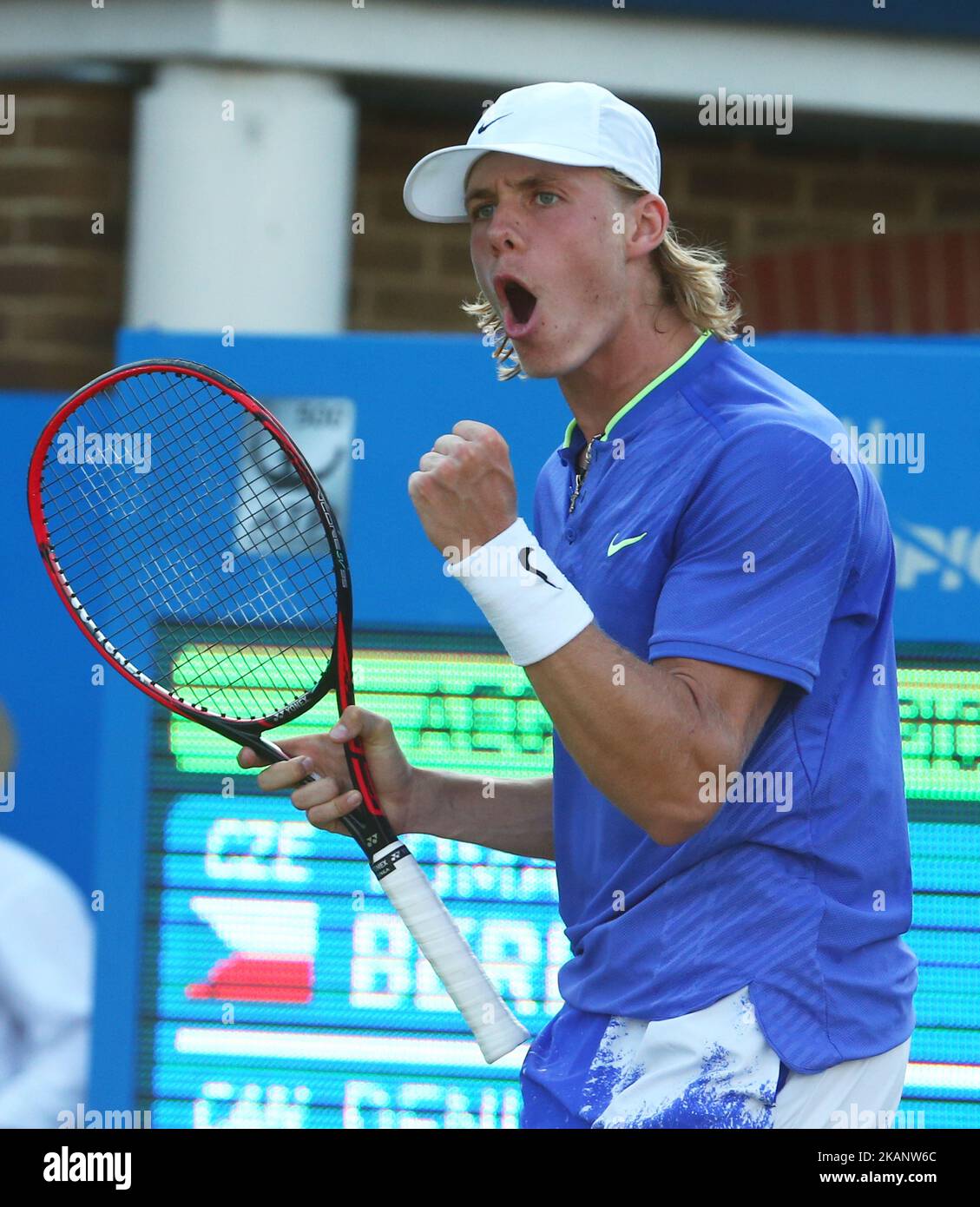Denis Shapovalov (CAN) againstTomas Berdych CZE lors de la deuxième partie du troisième jour des Championnats ATP Aegon au Queen's Club à l'ouest de Londres sur 21 juin 2017 (photo de Kieran Galvin/NurPhoto) *** Veuillez utiliser le crédit du champ de crédit *** Banque D'Images