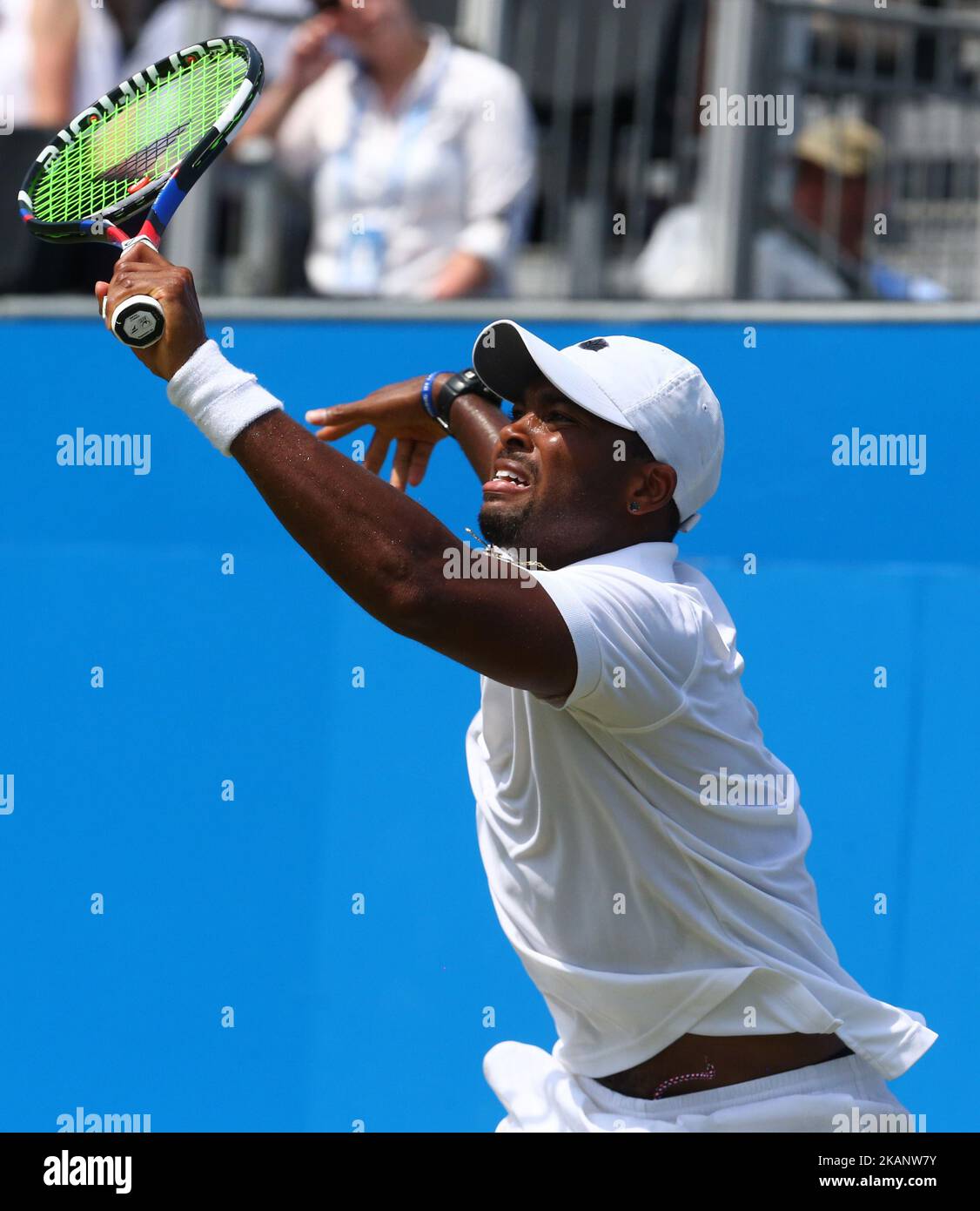 Donald Young (USA) contre Viktor Toicki SRB lors de la deuxième partie du troisième jour des Championnats ATP Aegon au Queen's Club à l'ouest de Londres sur 21 juin 2017 (photo de Kieran Galvin/NurPhoto) *** Veuillez utiliser le crédit du champ de crédit *** Banque D'Images