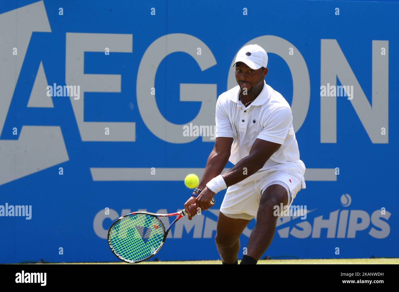 Donald Young (USA) contre Viktor Toicki SRB lors de la deuxième partie du troisième jour des Championnats ATP Aegon au Queen's Club à l'ouest de Londres sur 21 juin 2017 (photo de Kieran Galvin/NurPhoto) *** Veuillez utiliser le crédit du champ de crédit *** Banque D'Images