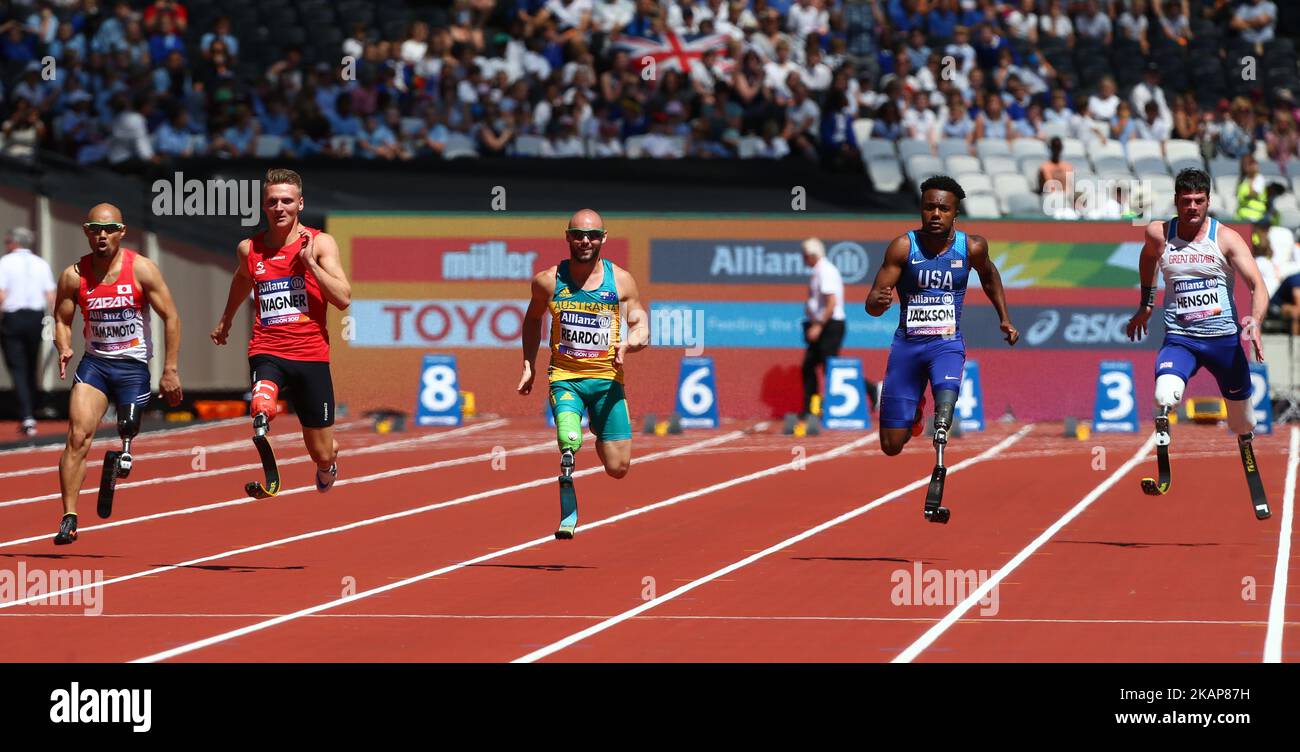 Le G-R Atsushi Yamamoto (JPN), Daniel Wagner (DEN), Scott Reardon (AUS), Desmond Jackson 9USA) et David Henson (GBR) participent aux Championnats du monde d'athlétisme Para 2during IPC de la série 1 de 100m T42 hommes au stade de Londres, à Londres, au Royaume-Uni, sur 17 juillet 2017. (Photo de Kieran Galvin/NurPhoto) *** Veuillez utiliser le crédit du champ de crédit *** Banque D'Images