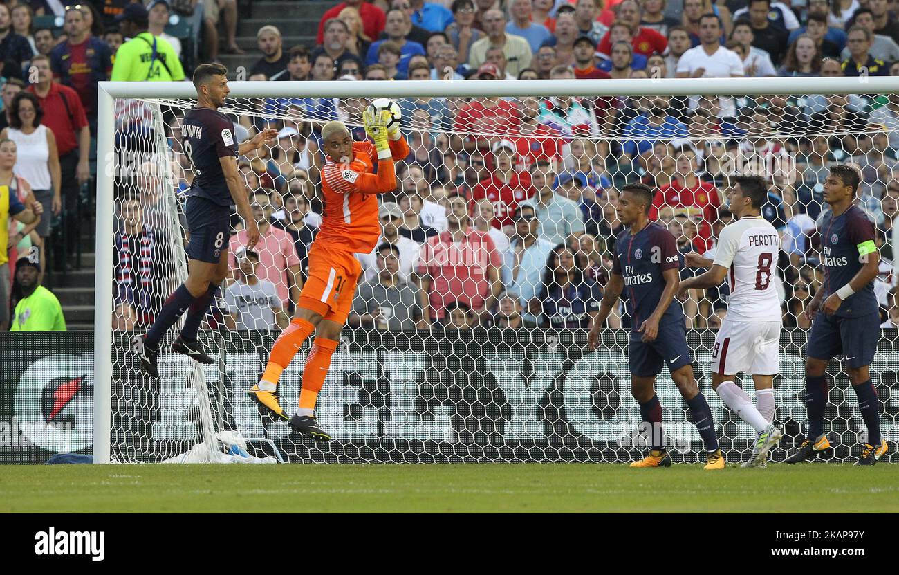 Le gardien de but du PSG est en action lors d'un match de la coupe des champions internationale entre AS Roma et le FC Paris Saint-Germain au parc Comerica à Detroit, Michigan, sur 19 juillet 2017. (Photo de Jorge Lemus/NurPhoto) *** Veuillez utiliser le crédit du champ de crédit *** Banque D'Images