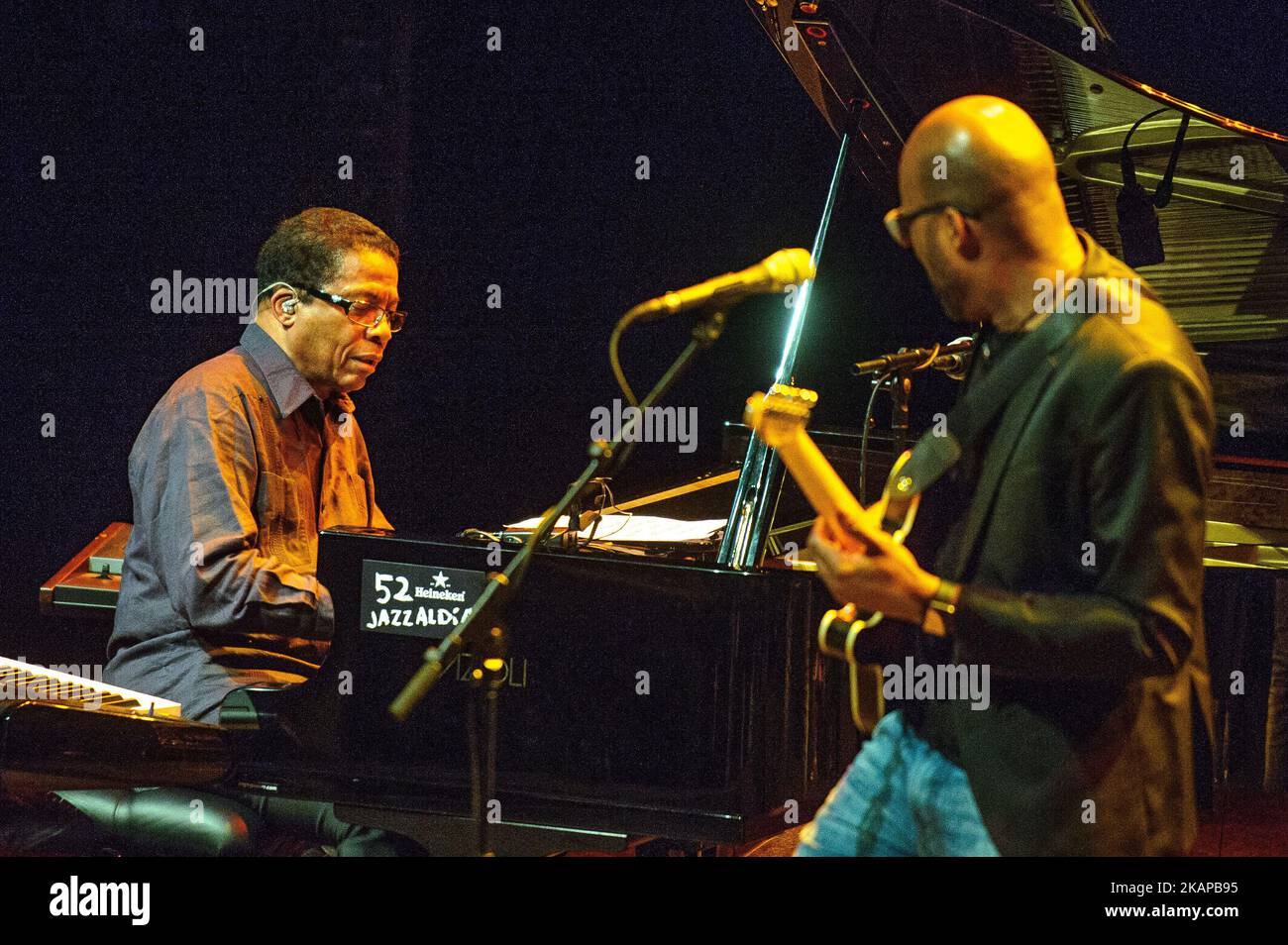 La légende américaine du jazz et pionnière Herbie Hancock du Quintet de Herbie Hancock se produit dans l'Auditorium Kursaal pendant les 52 Heineken Jazzaldia on 24 juillet 2017 à San Sebastian, en Espagne. (Photo de Jose Ignacio Unanue/NurPhoto) *** Veuillez utiliser le crédit du champ de crédit *** Banque D'Images