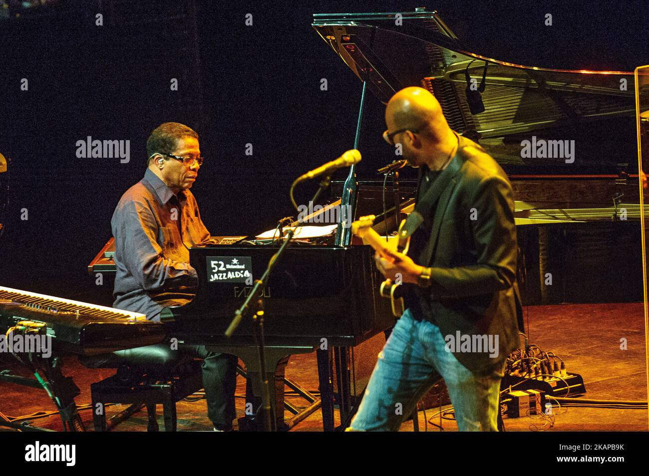 La légende américaine du jazz et pionnière Herbie Hancock du Quintet de Herbie Hancock se produit dans l'Auditorium Kursaal pendant les 52 Heineken Jazzaldia on 24 juillet 2017 à San Sebastian, en Espagne. (Photo de Jose Ignacio Unanue/NurPhoto) *** Veuillez utiliser le crédit du champ de crédit *** Banque D'Images