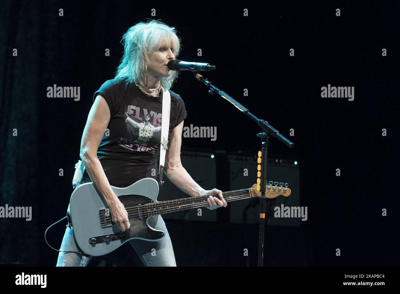 Chrissie Hynde, leader des prétendants, se produit lors d'un concert pour le Festival de musique universelle au Théâtre royal de Madrid, Espagne, 24 juillet 2017. (Photo par Oscar Gonzalez/NurPhoto) *** Veuillez utiliser le crédit du champ de crédit *** Banque D'Images