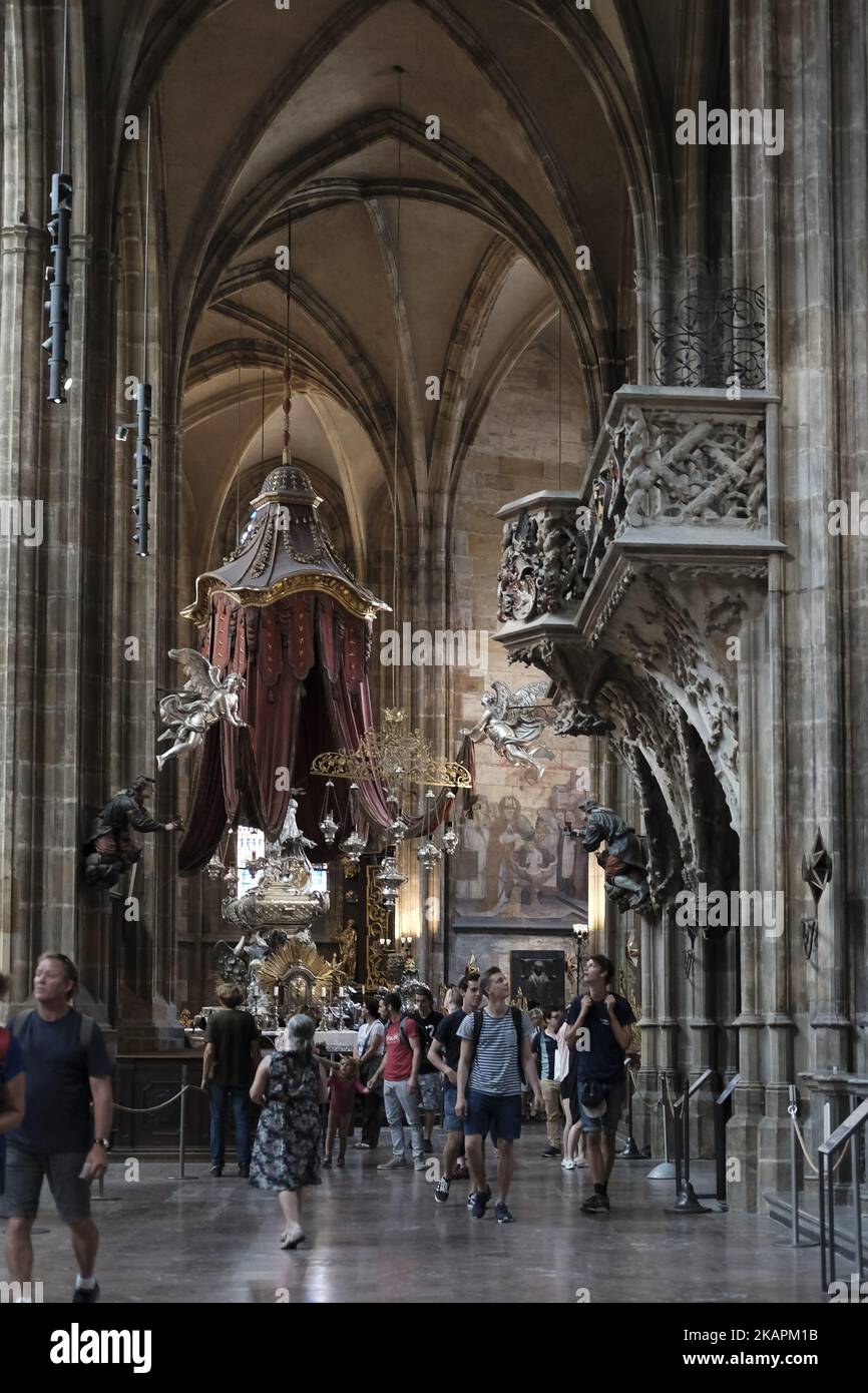 La cathédrale Saint-Vitus est un temple dédié à l'église catholique romaine située dans la ville de Prague, en République tchèque, sur 16 août 2017. C'est la plus grande exposition d'art gothique de la ville. (Photo par Oscar Gonzalez/NurPhoto) Banque D'Images