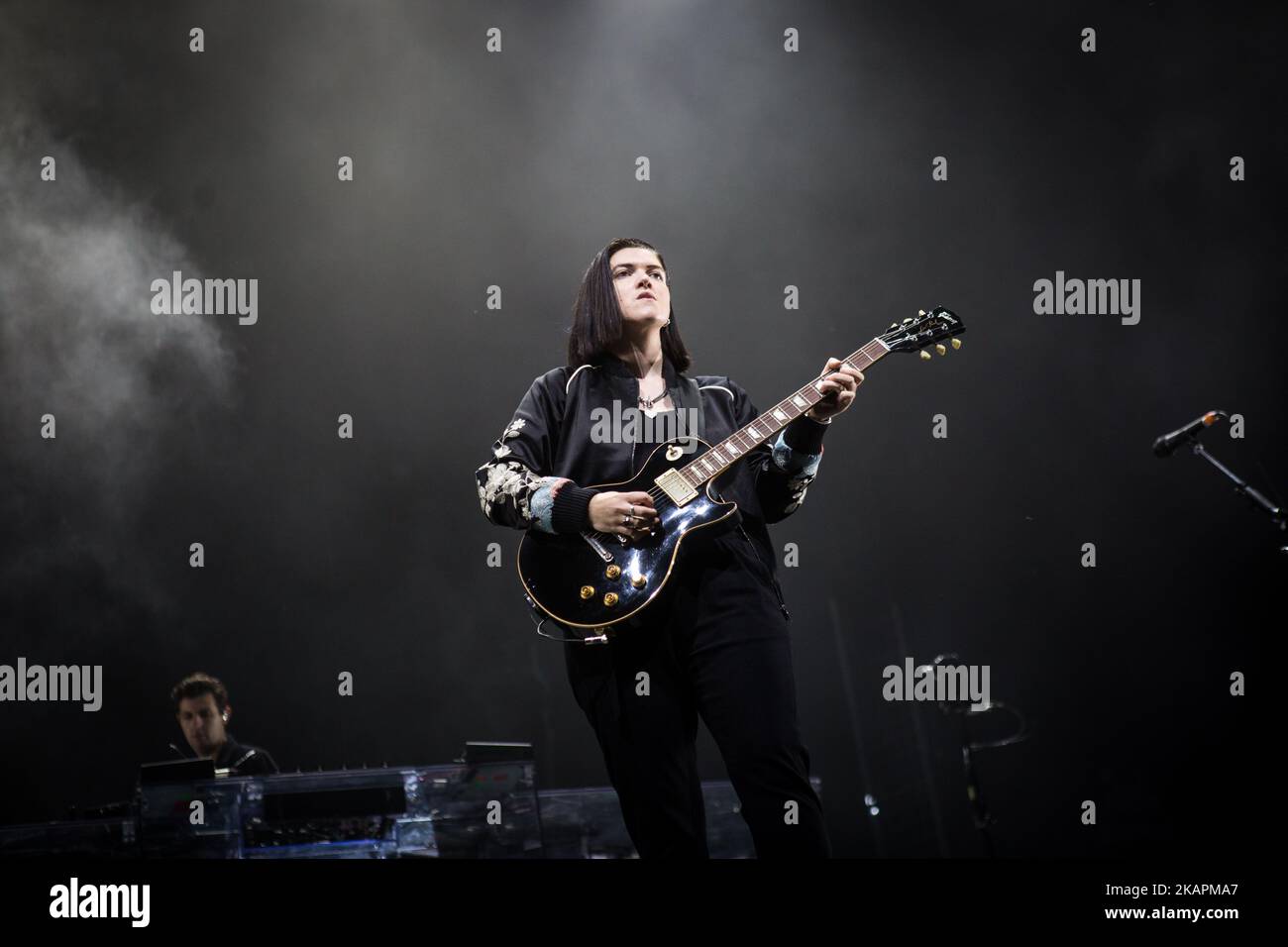 Romy Madley Croft du groupe indépendant anglais The XX en direct au Lowlands Festival 2017 Biddinghuizen, pays-Bas (photo de Roberto Finizio/NurPhoto) Banque D'Images