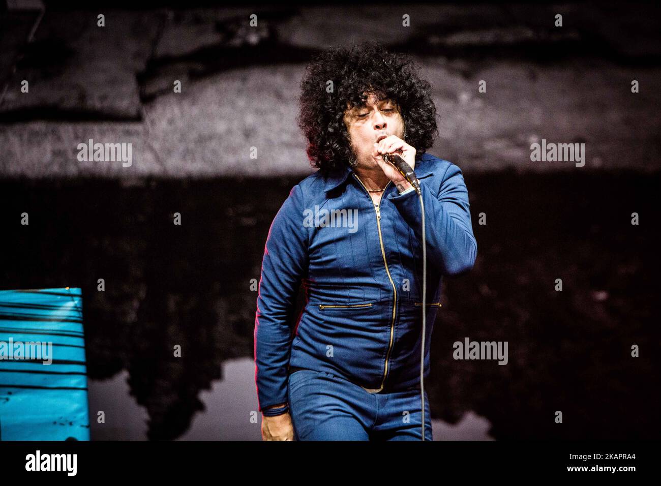 Cedric Bixler Zavala, du groupe de rock punk américain au Drive in, en live au Lowlands Festival 2017 Biddinghuizen, pays-Bas, le 20 août 2017, au cours de la troisième journée du célèbre festival de musique hollandais. (Photo de Roberto Finizio/NurPhoto) Banque D'Images