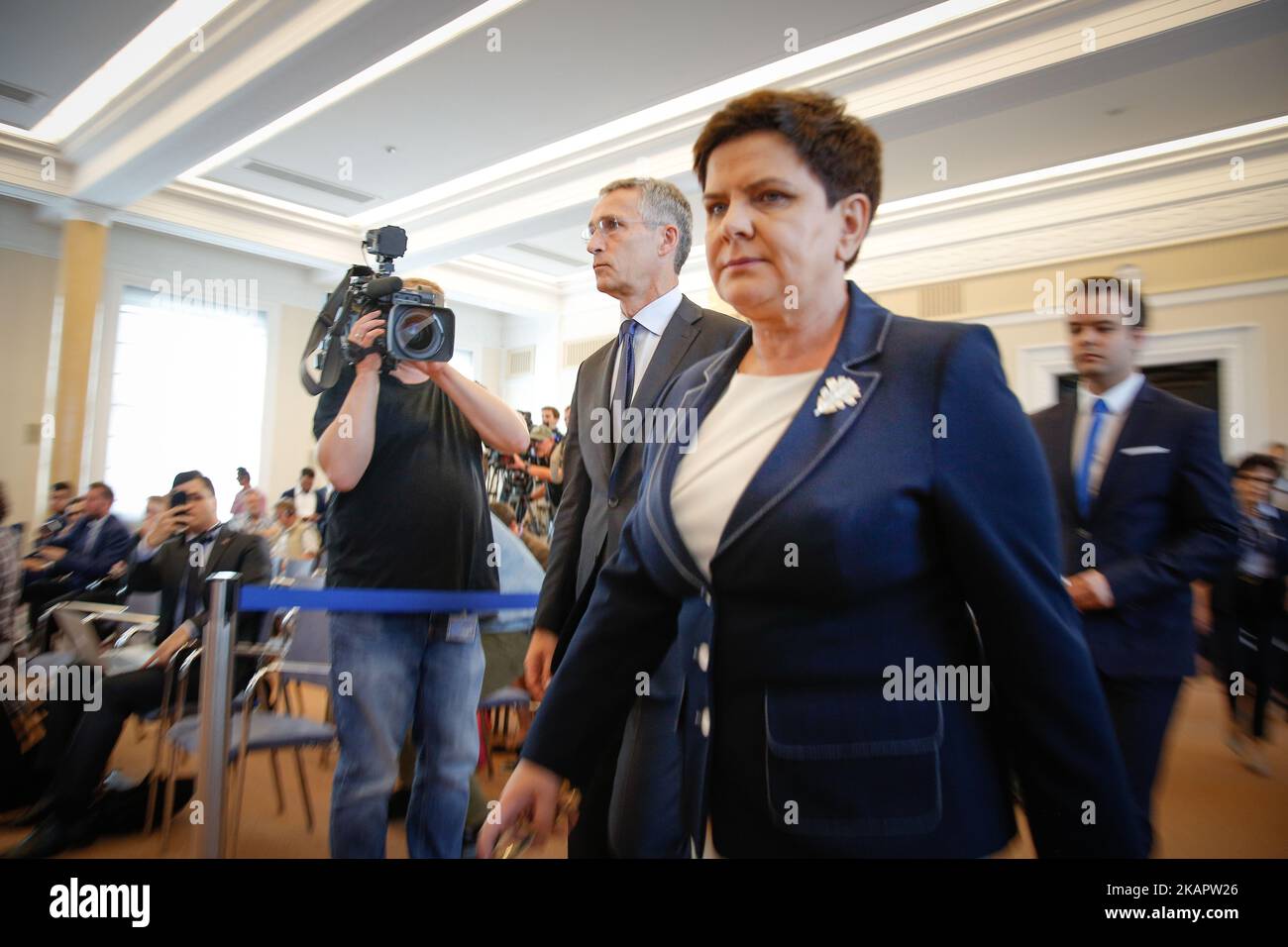 Le 25 août 2017, le PM polonais Beata Szydlo tient une conférence de presse à la Chancellerie avec le Secrétaire général de l'OTAN, Jens Stoltenberg. Monsieur Stoltenberg visitera la présence prolongée de l'OTAN dans la partie nord-est du pays, près de l'exclave russe de Kaliningrad. (Photo de Jaap Arriens/NurPhoto) Banque D'Images