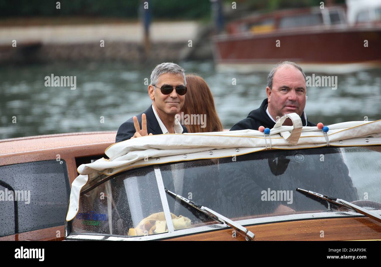 George Clooney et Julianne Moore arrivent à l'hôtel Excelsior à Venise, Italie, sur 1 septembre 2017. (Photo de Matteo Chinellato/NurPhoto) Banque D'Images