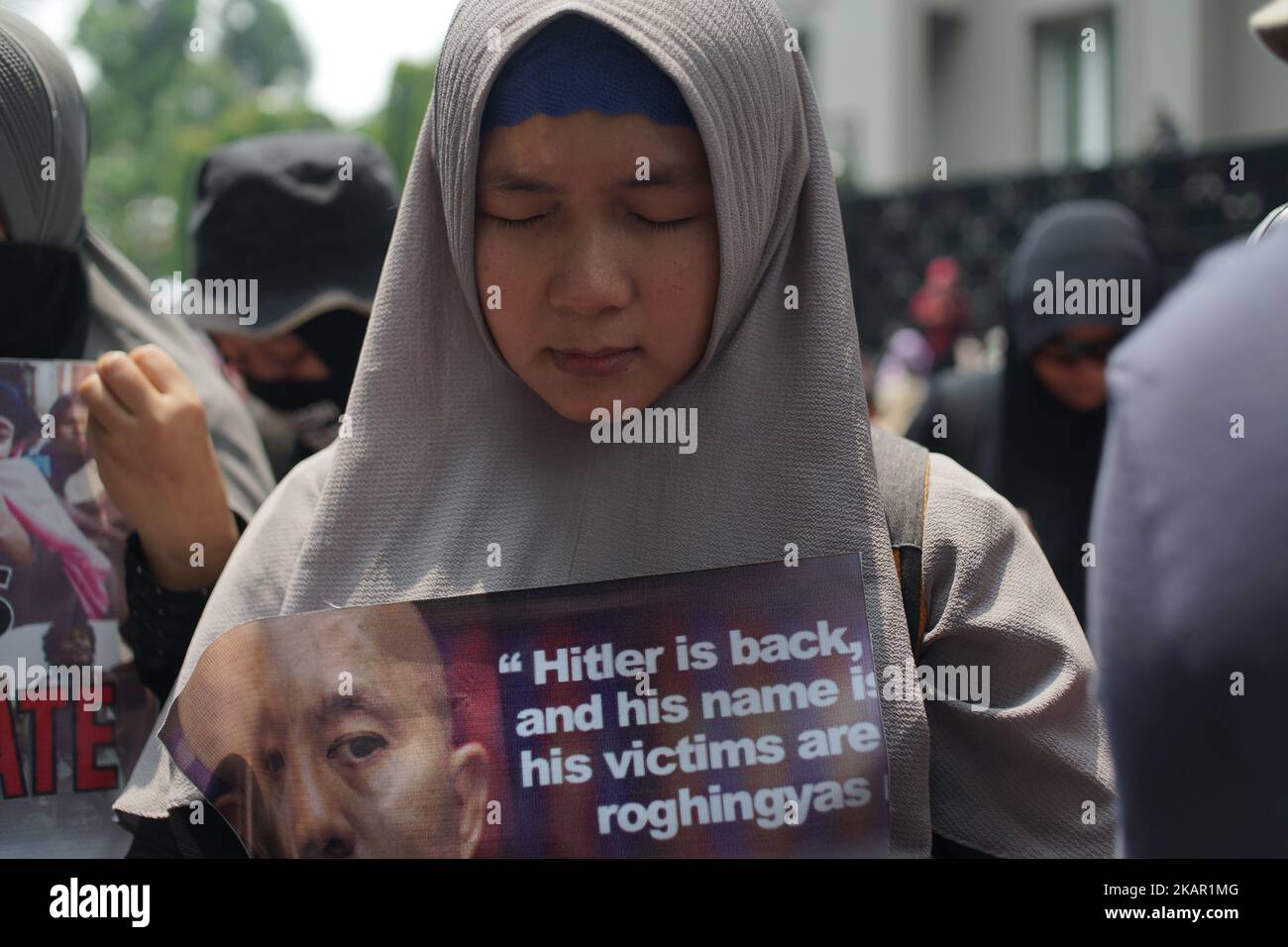 Des musulmans protestent devant l'ambassade du Myanmar à Jakarta, en Indonésie, à 4 septembre 2017. Ils exhortent le gouvernement du Myanmar à libérer les Rohingyas musulmans. (Photo d'Anton Raharjo/NurPhoto) Banque D'Images