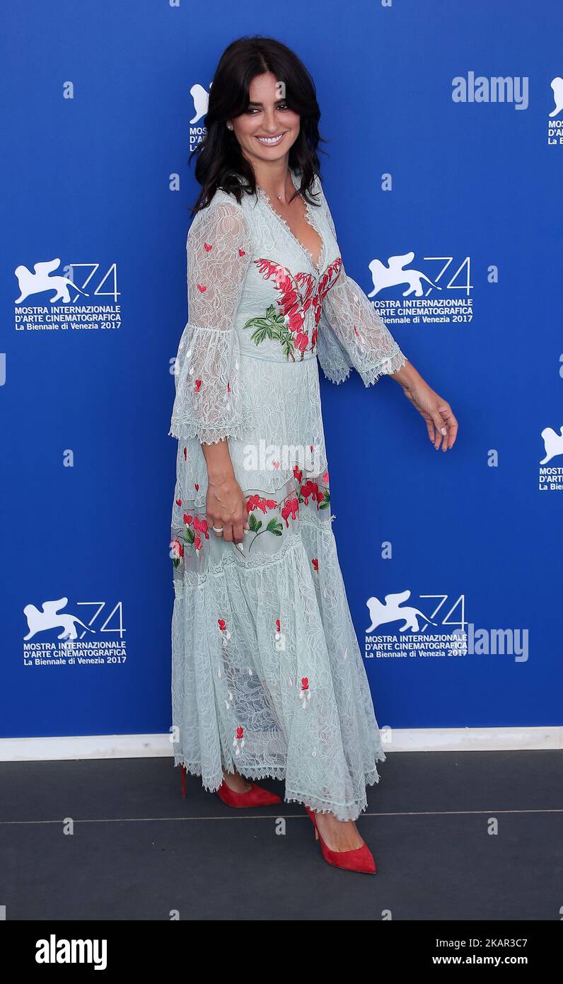Penelope Cruz assistez à l'appel photo du film 'LOVING PABLO' lors du Festival International du film de Venise 74th sur 6 septembre 2017 au Lido de Venise. (Photo de Matteo Chinellato/NurPhoto) Banque D'Images