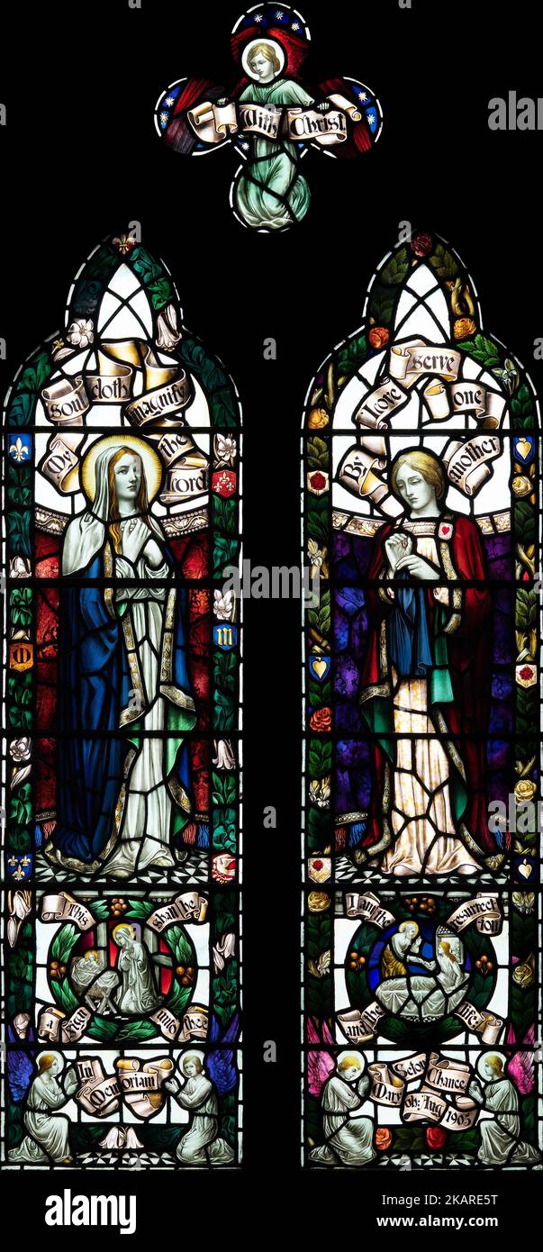 La Vierge Marie et Dorcas représentés par A.K. Nicholson (1906) dans l'église St James, Carlisle, Cumbria, Royaume-Uni Banque D'Images