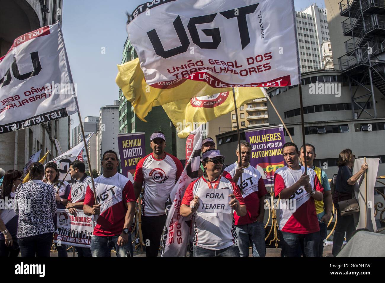 Les syndicalistes protestent contre la réforme des retraites proposée par le gouvernement de Michel Temer, à Sao Paulo, au Brésil, sur 28 septembre 2017. (Photo de Cris Faga/NurPhoto) Banque D'Images