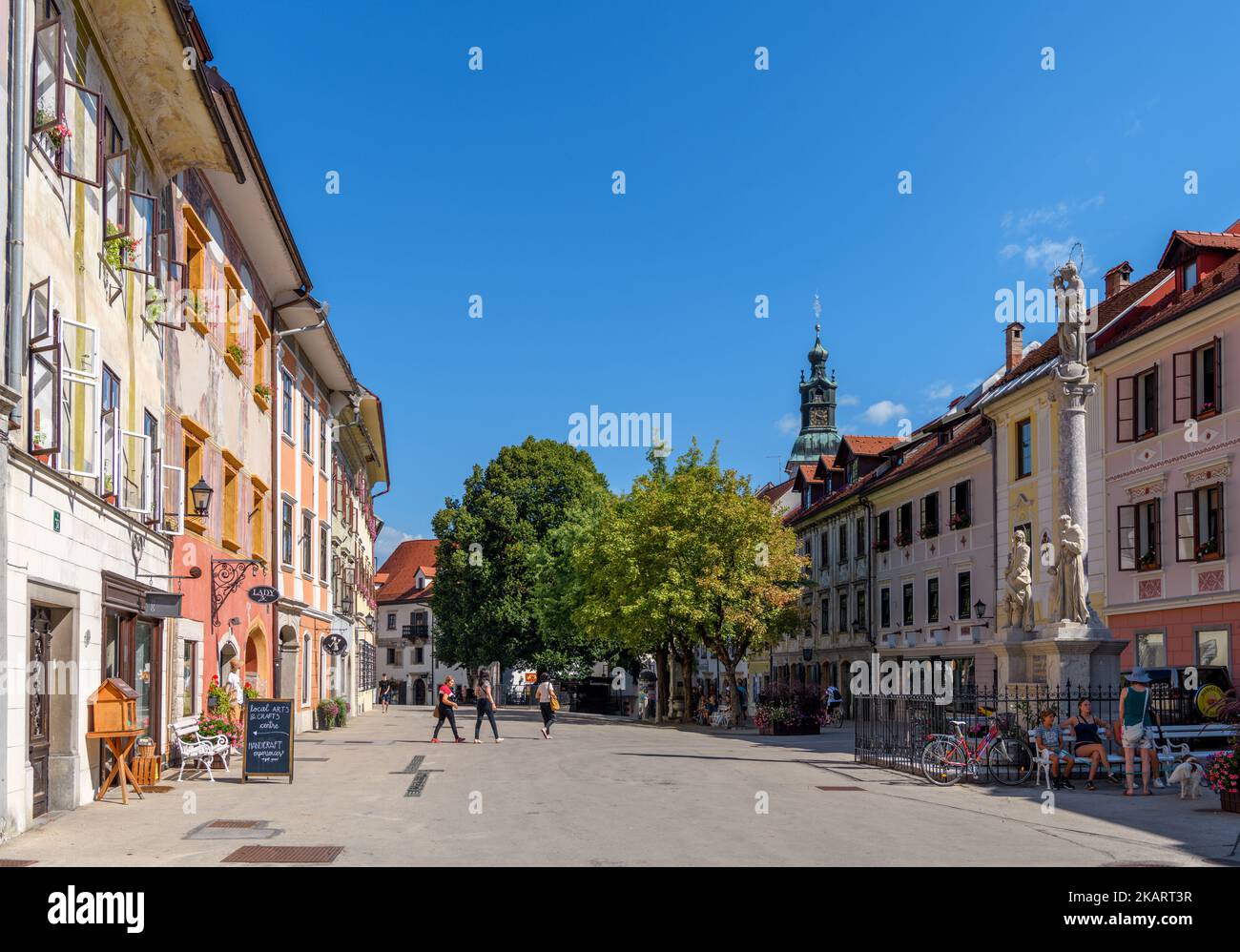 Mestni Trg (place de la ville) dans la vieille ville historique de Skofja Loka, Slovénie Banque D'Images
