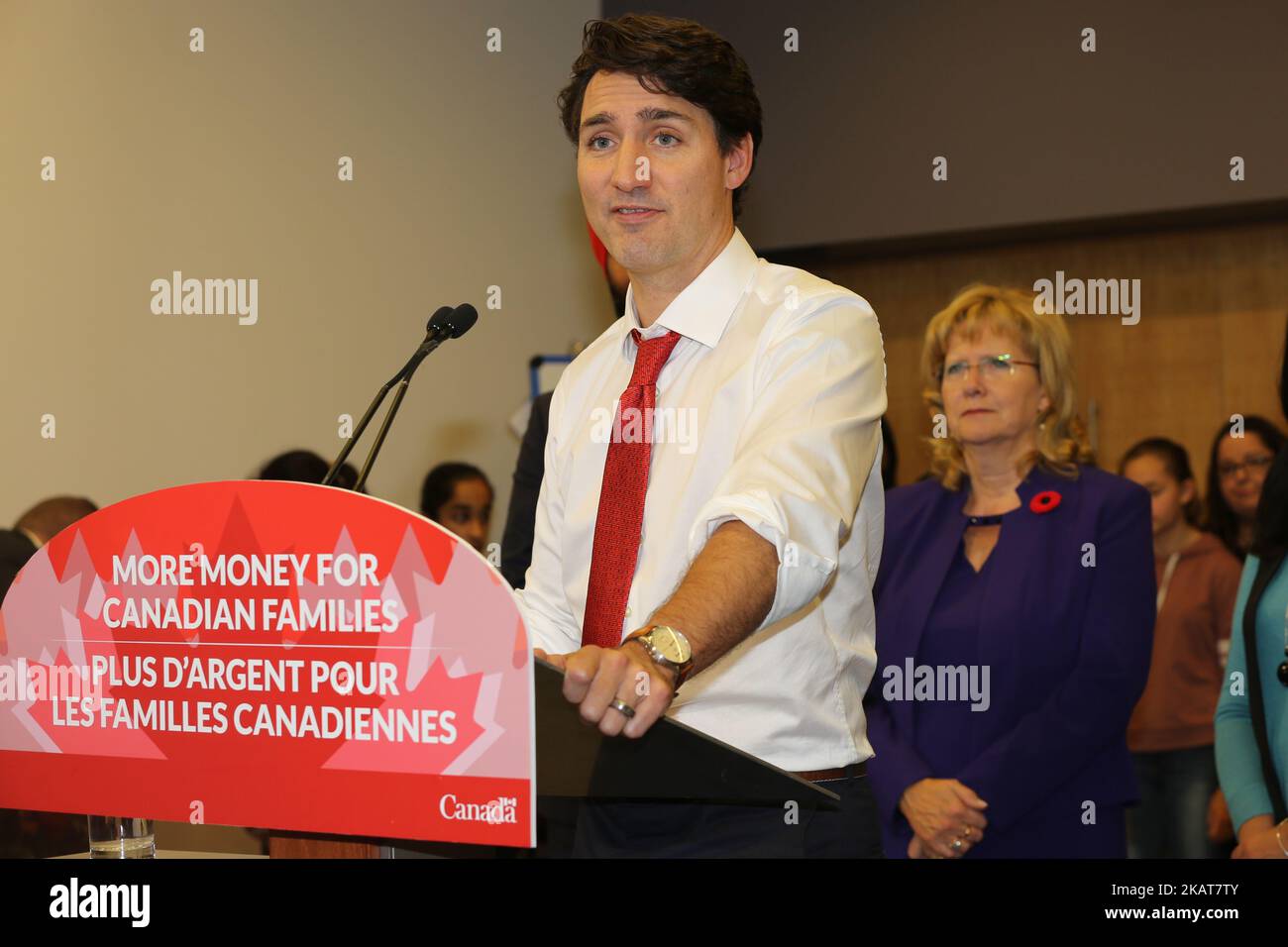 Le Premier ministre canadien Justin Trudeau fait des remarques sur les changements apportés à la prestation canadienne pour enfants lors d'une conférence de presse tenue à 2 novembre 2017, à Brampton, en Ontario, au Canada. (Photo de Creative Touch Imaging Ltd./NurPhoto) Banque D'Images