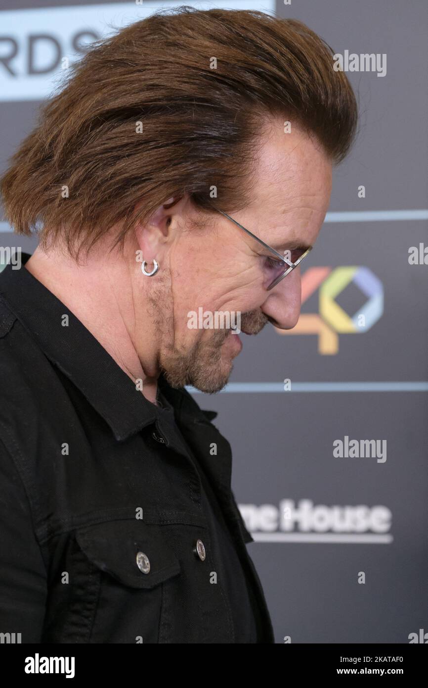Bono de U2 participe à la salle de presse des Music Awards 40 au WiZink Centre on 10 novembre 2017 à Madrid, Espagne. (Photo par Oscar Gonzalez/NurPhoto) Banque D'Images