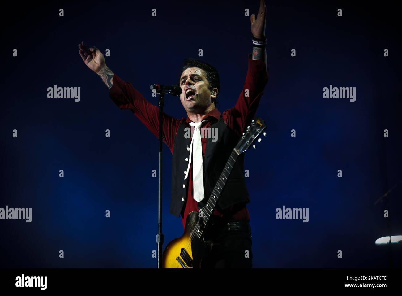 Le groupe punk américain Green Day lors du concert au Stade Nacional Mayor de San Marcos, à Lima, Pérou, 14 novembre 2017. (Photo de Halbert S/Pressud/NurPhoto) Banque D'Images