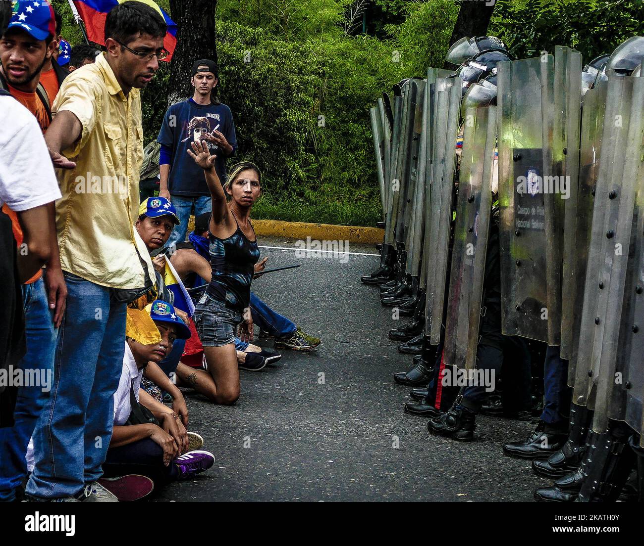 Des manifestants sont descendus dans les rues de Caracas pendant plusieurs mois pour protester contre le gouvernement du président Nicolas Maduro. Selon des organisations à but non lucratif, 129 personnes ont perdu la vie lors des manifestations de 2017. (Photo par Roman Camacho/NurPhoto) Banque D'Images