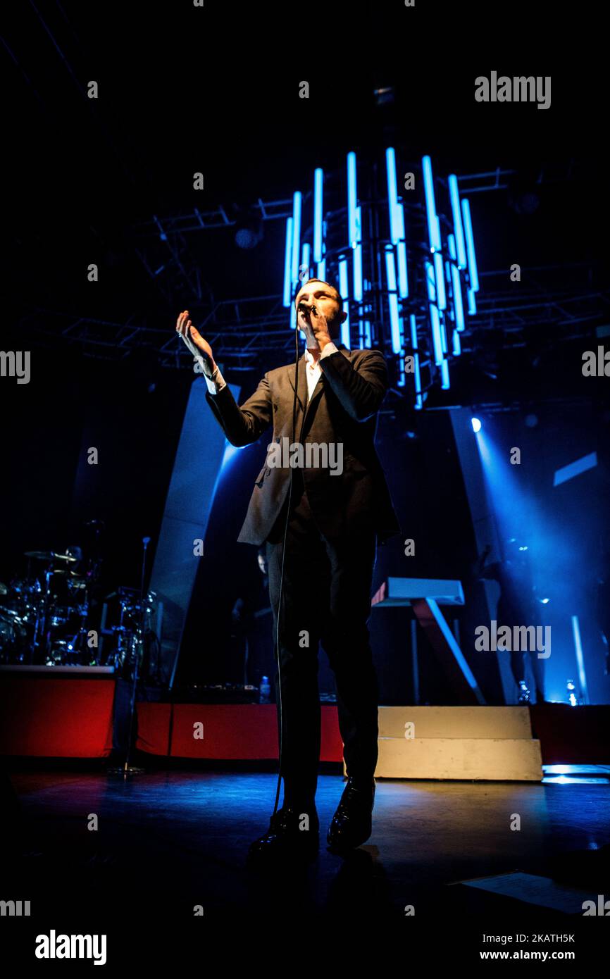 Theo Hutchcraft du duo pop synth anglais fait mal à la production live à Milan, Italie, sur 28 novembre 2017. (Photo de Roberto Finizio/NurPhoto) Banque D'Images