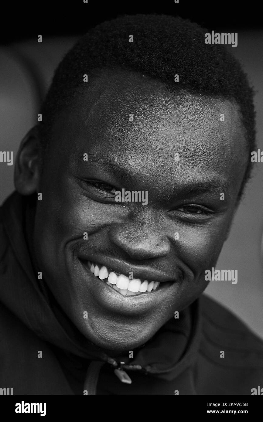 (NOTE DE LA RÉDACTION: Les images ont été converties en noir et blanc) Pione Sisto du Real Club Celta de Vigo sourit avant le match de la Liga entre Levante UD et Real Club Celta de Vigo au stade Ciutat de Valencia sur 14 janvier 2018 à Valence, Espagne (photo de David Aliaga/Nuraga photo) Banque D'Images