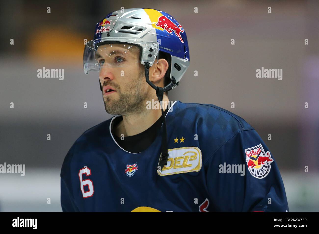 Daryl Boyle de Red Bull Munich avant le Gamoday 42th de la Ligue allemande de hockey sur glace entre Red Bull Munich et les Tigres de glace de Nuernberg au stade Olympia-Eissportzentrum à Munich, en Allemagne, le 14 janvier 2018. (Photo de Marcel Engelbrecht/NurPhoto) Banque D'Images