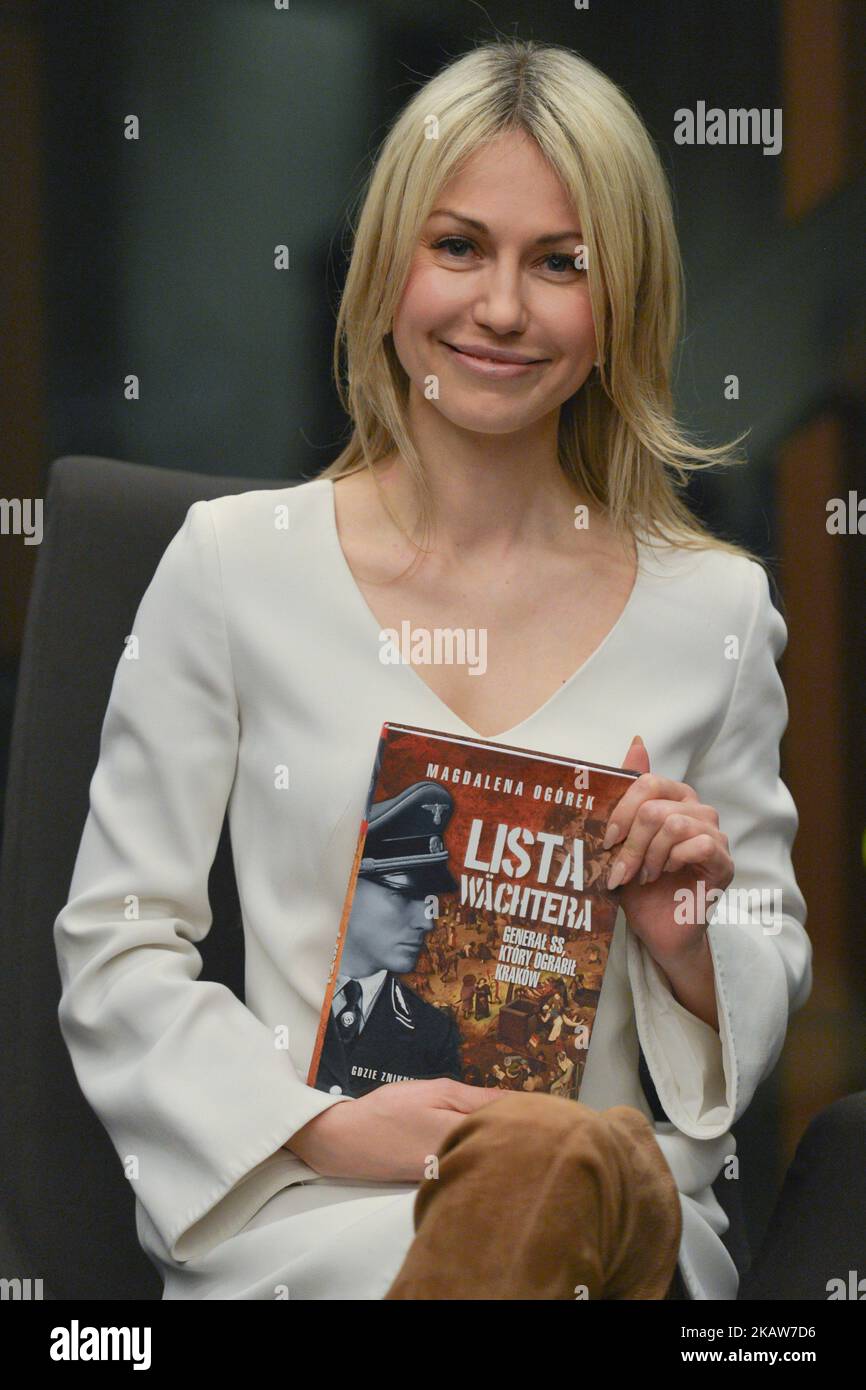 Magdalena Ogorek, historienne et politicienne polonaise, a promu aujourd'hui son nouveau livre "Wachter List", où elle enquête sur des œuvres d'art volées par Wachtel à Cracovie. Jeudi, 18 janvier 2018, à Cracovie, en Pologne. Pendant la Seconde Guerre mondiale, Otto von Wachter était un général autrichien dans l'armée nazie allemande. Il était gouverneur de Cracovie, alors gouverneur de Galice, et un chef de la campagne d'extermination juive. Wachter était également connaisseur d'art - il étend ses collections avec des œuvres pillés de Cracovie et Lviv, où il se déplace plus tard pour établir une division de SS-Galizien. (Photo par Artur Widak/NurPhoto) Banque D'Images