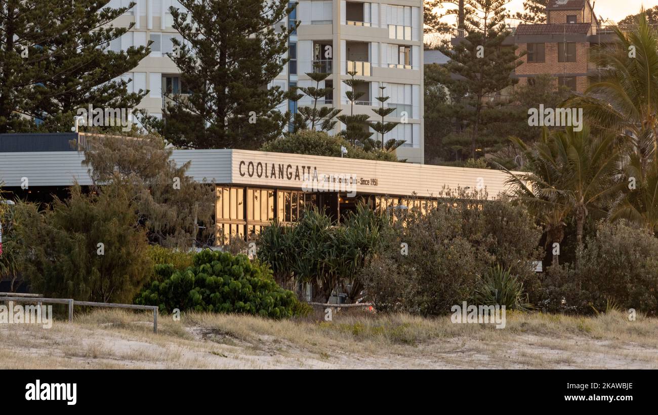 Le club de surf de Coolangatta est situé sur la plage Banque D'Images