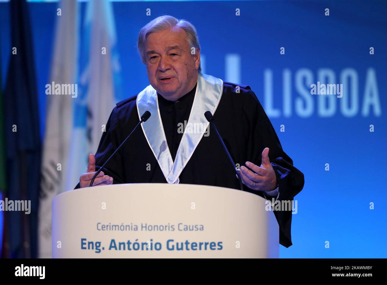 Le Secrétaire général des Nations Unies, Antonio Guterres, prononce un discours au cours d'une cérémonie pour lui remettre un doctorat Honoris Causa à l'Université de Lisbonne, au Portugal, sur 19 février 2018. ( Photo par Pedro Fiúza/NurPhoto) Banque D'Images