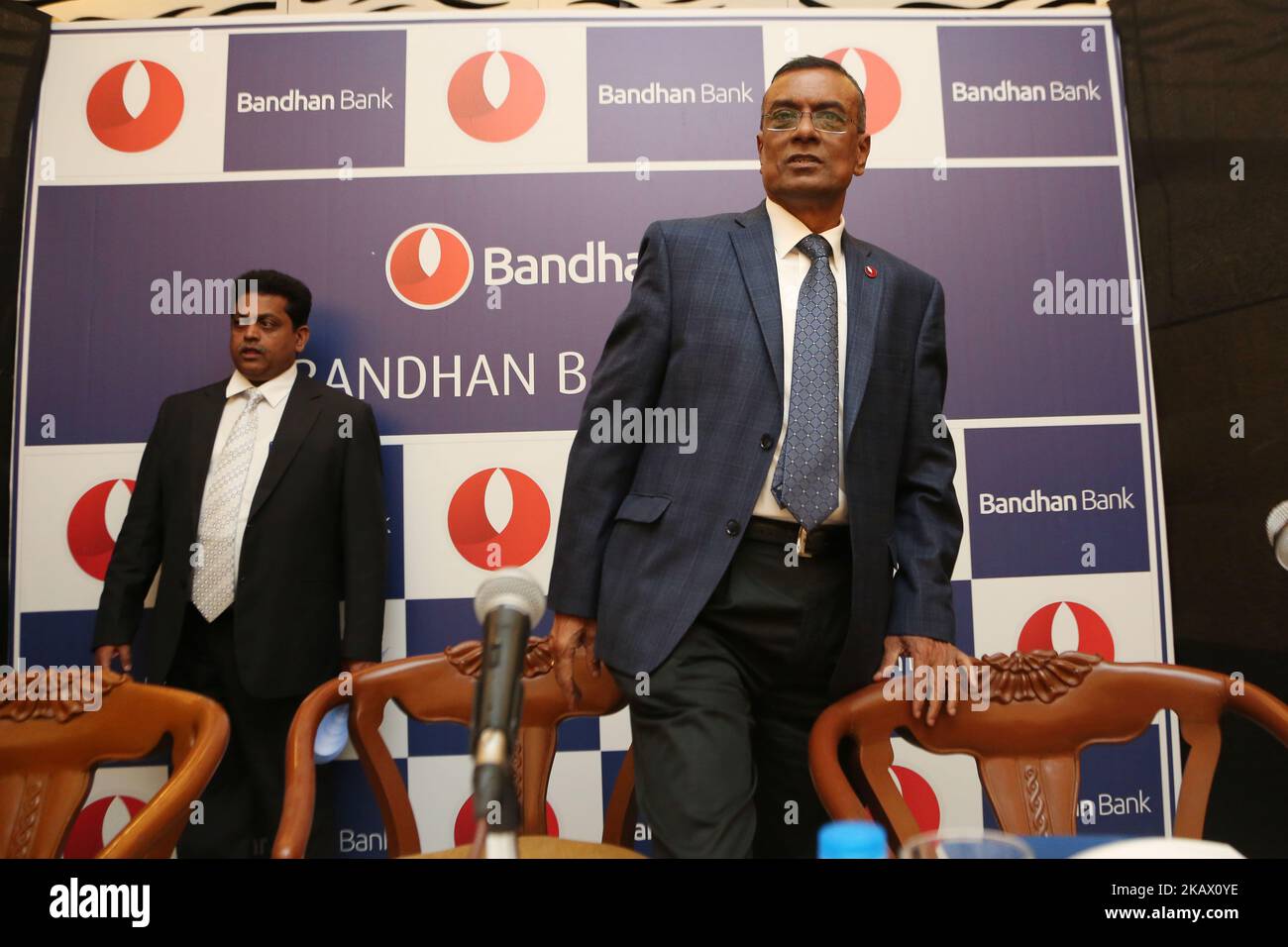 Chandra Shekhar Ghosh, MD et PDG de la Banque Bandhan à l'occasion du déjeuner de l'IPO de la Banque Bandhan sur 9 mars 2018 à Kolkata, en Inde. Bandhan Bank Ltd, la plus récente parmi les prêteurs privés, a déclaré aujourd'hui qu'elle lancera un IPO (premier appel public à l'épargne) de RS 4 473 crore sur 15 mars 2018. Le problème se termine sur 19 mars. La banque de Kolkata, Transformé en banque en 2015 d'une institution de micro-finance en 2001, va vendre jusqu'à 119,3 millions d'actions dans une fourchette de prix de RS 370-375 chacune dans l'IPO, selon une déclaration de la banque Kotak Mahindra Capital, Axis Capital, Goldman Sachs, JM Financial et Banque D'Images