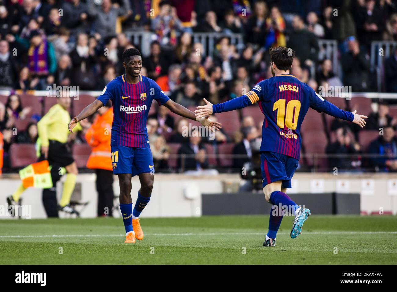 BARCELONE, ESPAGNE - MARS 18: 10 Leo Messi d'Argentine du FC Barcelone célébrant son but avec 11 Ousmane Dembele de France du FC Barcelone pendant le match de la Liga entre le FC Barcelone et l'Atlétique de Bilbao au Camp Nou Stadium de Barcelone le 18 mars 2018. (Photo par Xavier Bonilla/NurPhoto) Banque D'Images