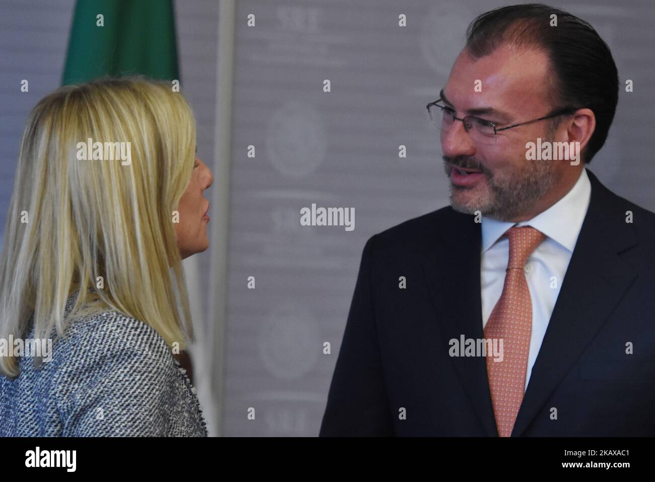 Kirstjen Nielsen, secrétaire à la sécurité intérieure des États-Unis, s'est exprimé lors d'une réunion qu'elle a tenue avec le chancelier Luis Videgaray (à droite) pour parler de la migration et de la sécurité entre le Mexique et les États-Unis dans le cadre de sa visite de travail au Mexique au ministère des Affaires étrangères sur le 26 mars, 2018 à Mexico, Mexique. (Photo par Carlos Tischler/NurPhoto) Banque D'Images