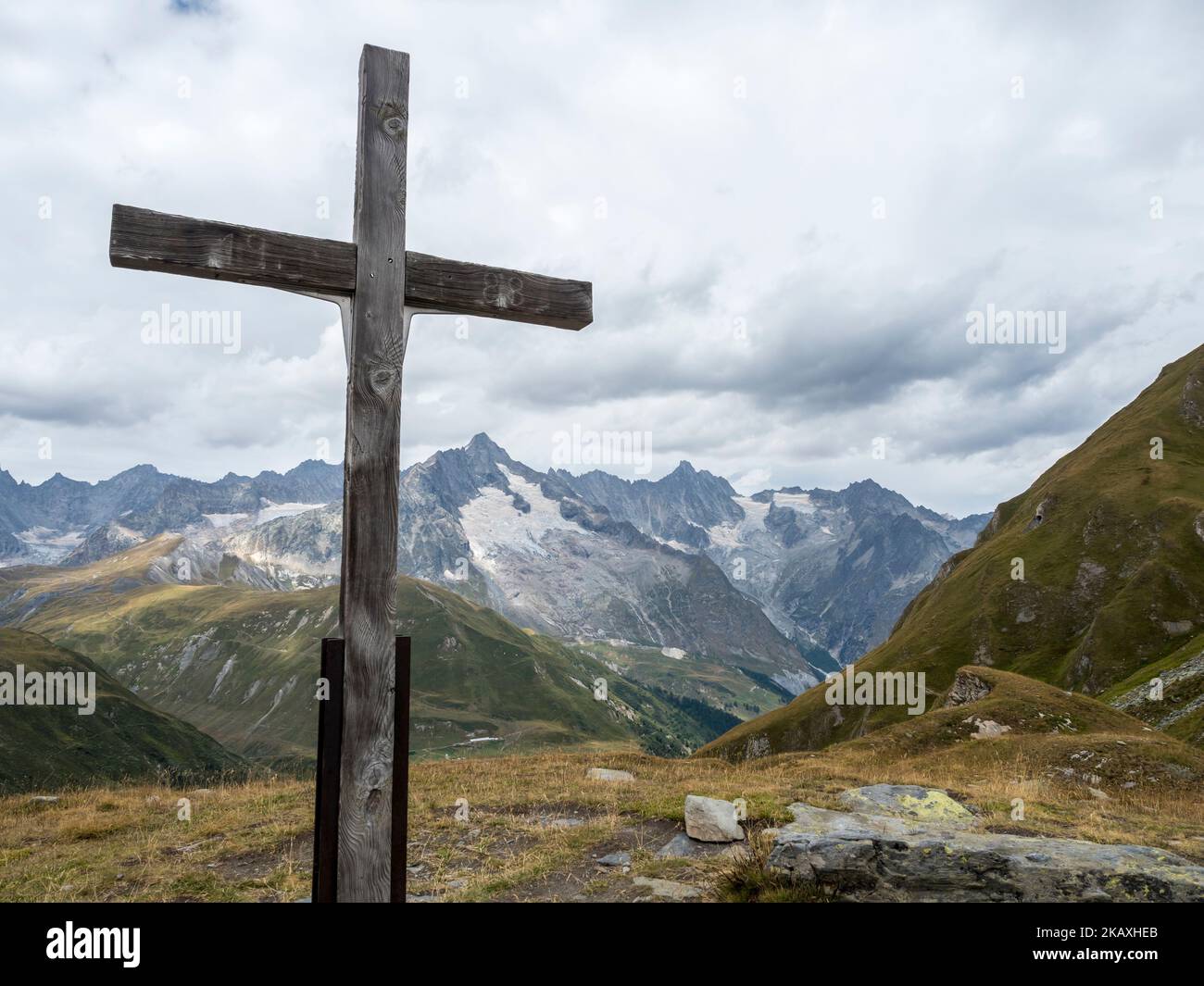 Vue de la croix de Lacs de fenêtre à la vallée du Val Ferret, Suisse. Banque D'Images