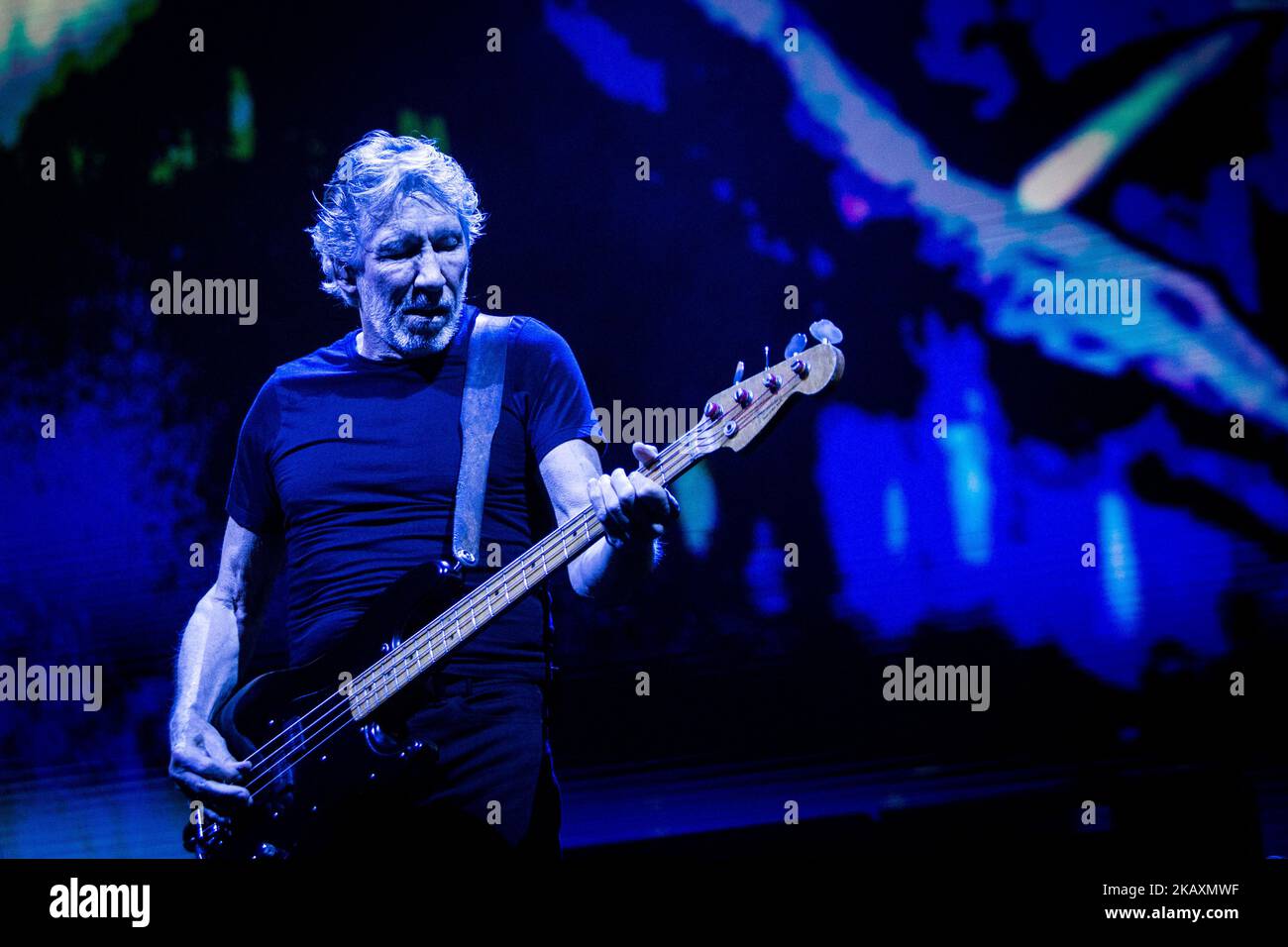 Le chanteur anglais Roger Waters, ex-membre du groupe Pink Floyd, se produit sur 21 avril 2018 à l'Unipol Arena de Bologne, en Italie. (Photo de Roberto Finizio/NurPhoto) Banque D'Images