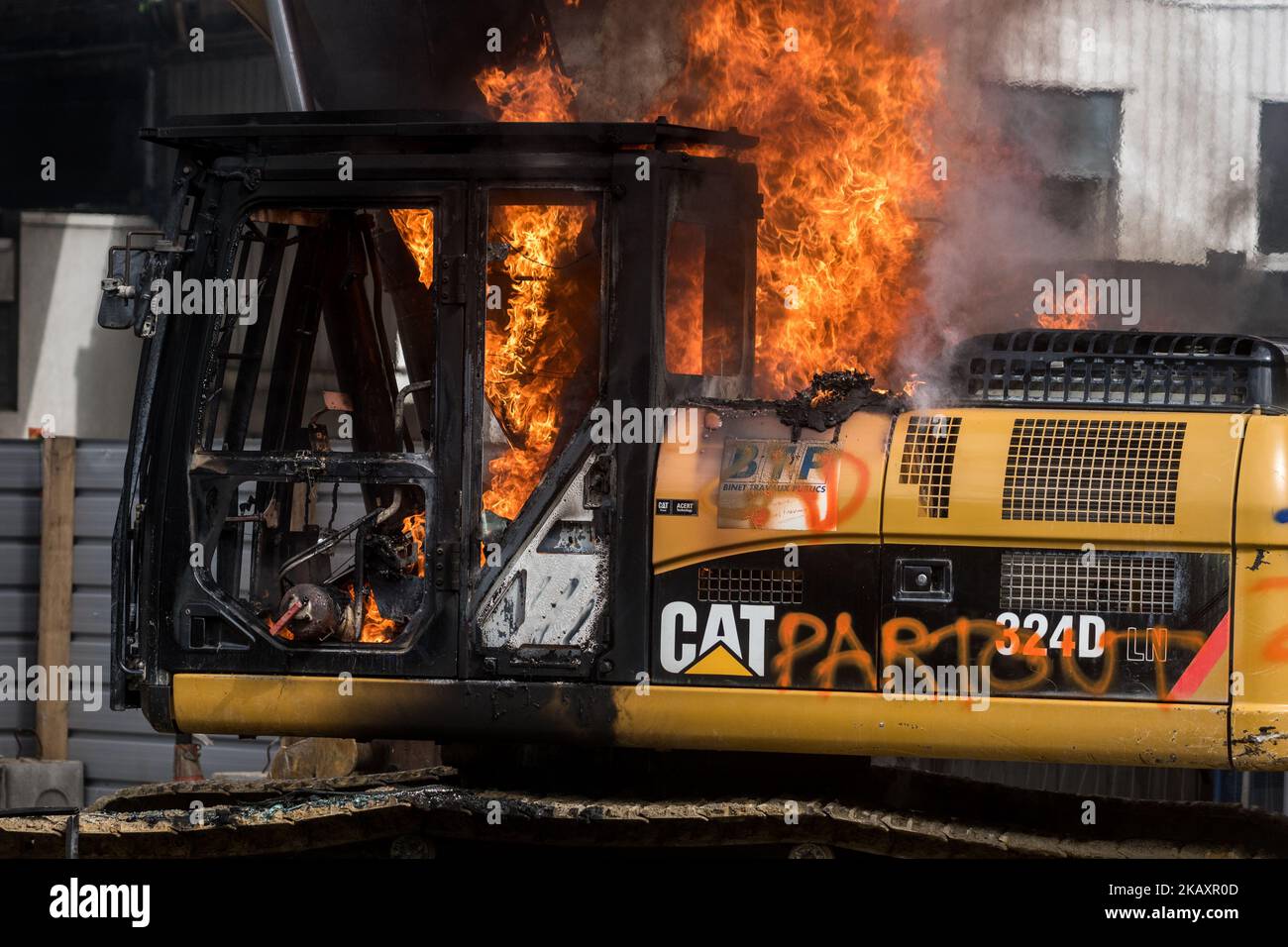 Manifestation du jour de mai à Paris, en France, sur 1 mai 2018. Cette journée marque l'anniversaire de 50 ans de 68 mai. Pour l'occasion, des milliers de personnes ont marché dans les rues de la capitale. De nombreux actes de violence ont marqué le début de la manifestation. (Photo de Nicolas Liponne/NurPhoto) Banque D'Images