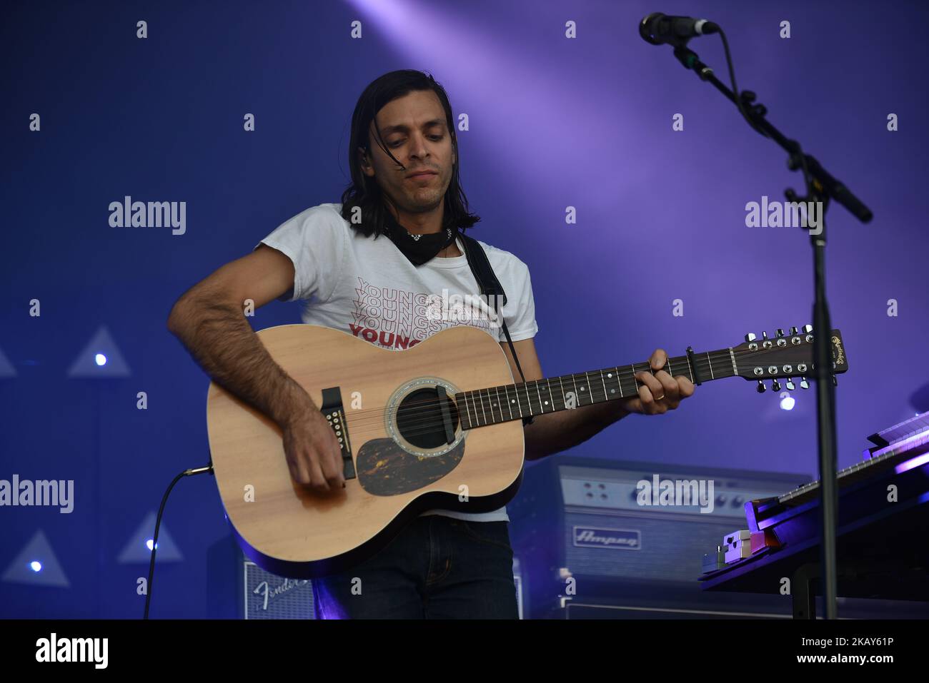 Le spectacle de la guerre contre la drogue à l'APE présente un festival au parc Victoria, à Londres, sur 2 juin 2018. The War on Drugs est un groupe de rock indépendant américain de Philadelphie, en Pennsylvanie, formé en 2005. Le groupe se compose d'Adam Granduciel (paroles, voix, guitare), David Hartley (basse), Robbie Bennett (claviers), Charlie Hall (batterie), Jon Natchez (saxophone, claviers) et Anthony Lamarca (guitare). (Photo par Alberto Pezzali/NurPhoto) Banque D'Images