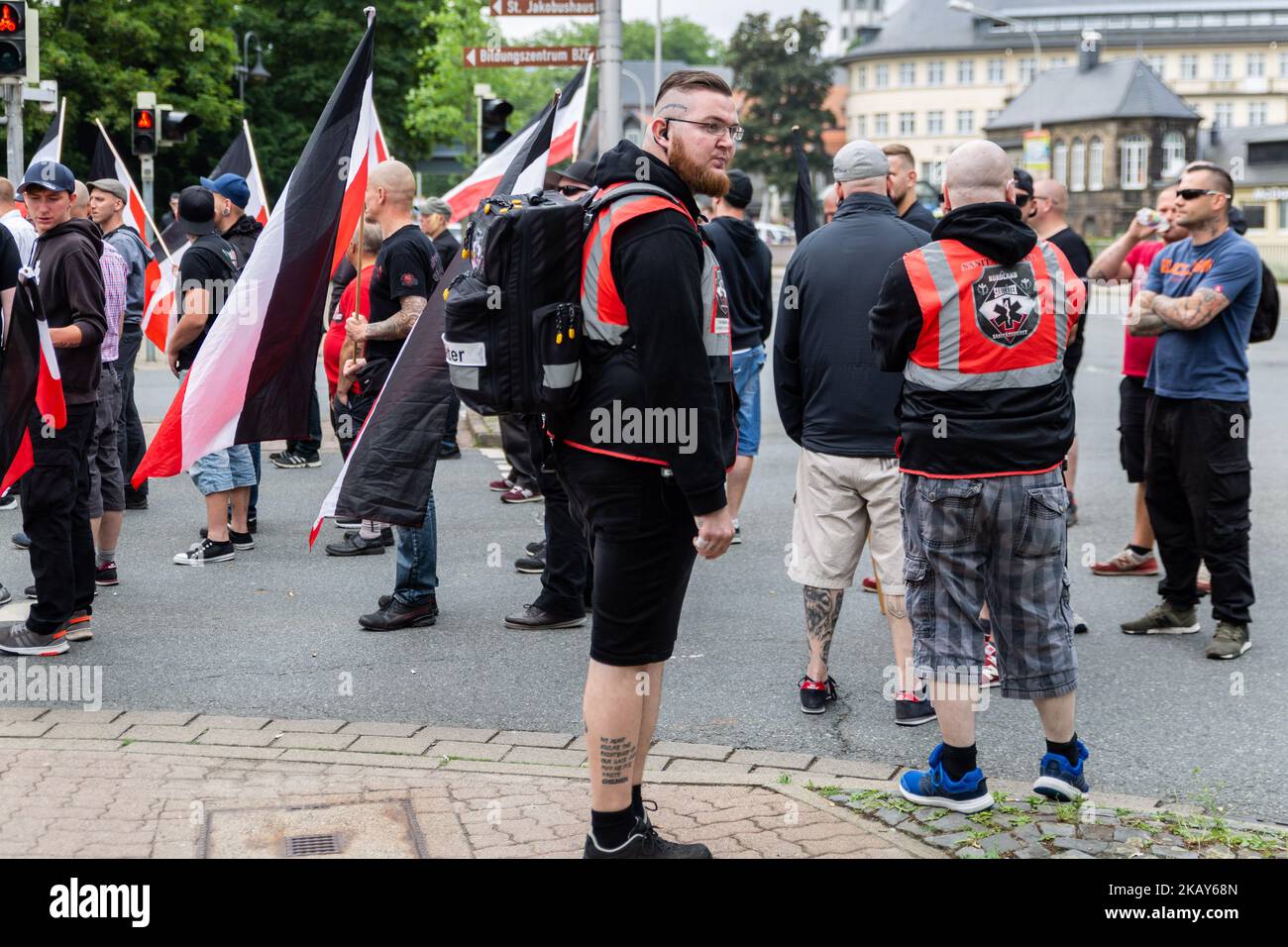 Environ 170 Neonazis ont fait une démonstration à travers la petite ville de Goslar (Basse-Saxe) pour célébrer leur 10th anniversaire de leur "Tag der Deutschen Zukunft" (jour de l'avenir allemand), sur 2 juin 2018. Environ 3000 personnes de différents partis et organisations politiques ont participé à la contre-manifestation. (Photo de David Speier/NurPhoto) Banque D'Images