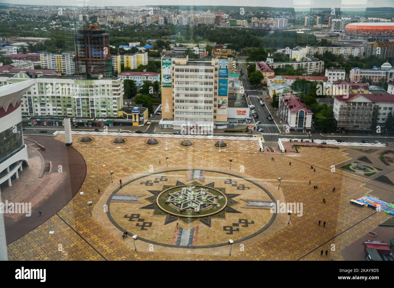 La place principale de Saransk, en Russie, sur 05 juin 2018. Deux semaines avant le début de la coupe du monde de la FIFA, Russie 2018, l'expédition internationale des médias a été organisée par l'Agence fédérale des affaires de la jeunesse de la Fédération de Russie entre 01-07 juin 2018. 50 journalistes, blogueurs et vidéastes du monde entier sont venus en Russie pour voir les sites les plus célèbres de 10 villes accueillant la coupe du monde 2018, pour admirer la nature russe merveilleuse, pour découvrir l'infrastructure construite pour l'événement principal du monde du football sur 09 juin 2018 (Photo de Hristo Rusev/NurPhoto) Banque D'Images