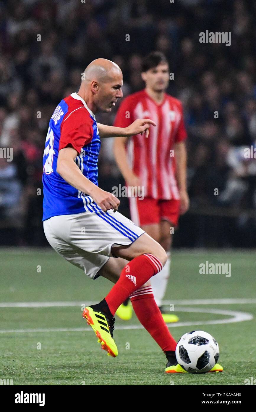 Photo Football Encadrée A4 Zinedine ZIDANE.Autographe
