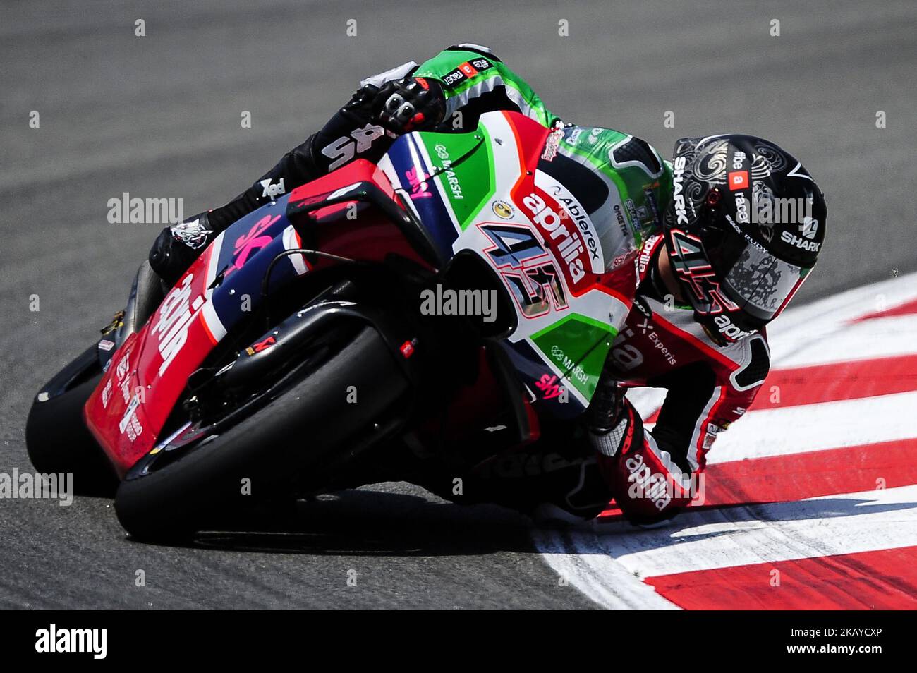 Le pilote britannique, Scott Redding de l'équipe de course d'Aprilia Gresini, avec son Aprilia pendant la qualification, GP moto de Catalunya au circuit de Catalunya sur 16 juin 2018 à Barcelone, Espagne. (Photo de Joan Cros/NurPhoto) Banque D'Images