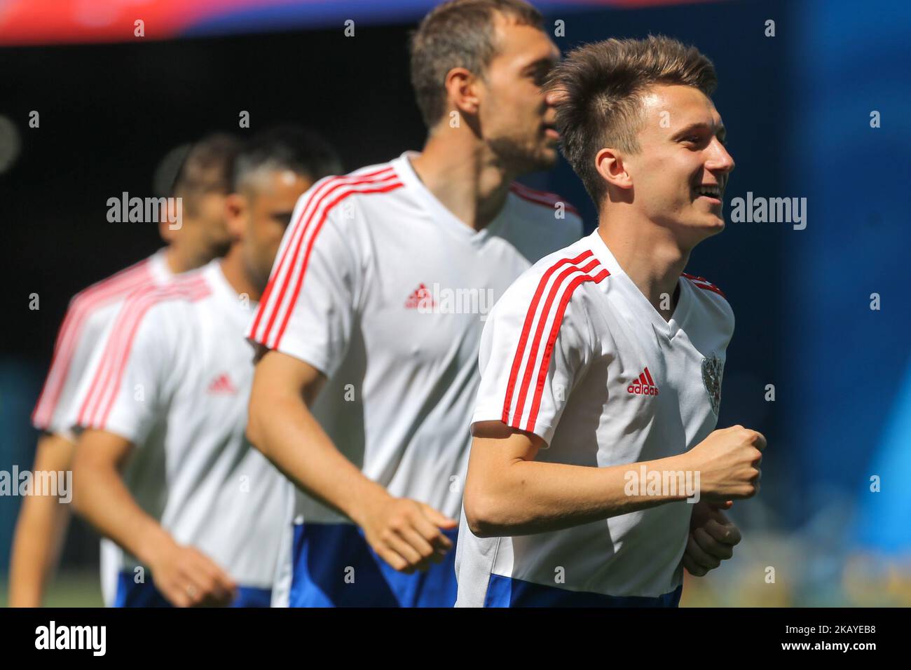 Aleksandr Golovin, de l'équipe nationale russe de football, participe à une session d'entraînement au stade de Saint-Pétersbourg, à Saint-Pétersbourg, sur 18 juin 2018, avant le match de la coupe du monde de la FIFA 2018 entre l'Égypte et l'Iran. (Photo par Igor Russak/NurPhoto) Banque D'Images