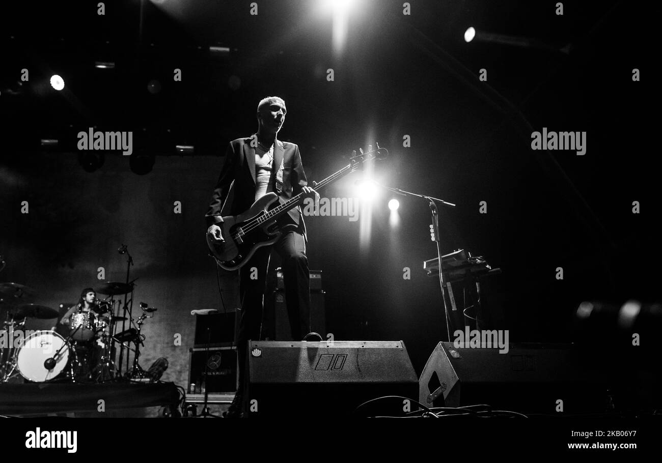 Theo Ellis du groupe britannique Wolf Alice se produit sur scène au Festival international de Benicassim 2018 sur 22 juillet 2018 à Benicassim, Espagne. (Photo de Maria Jose Segovia/NurPhoto) Banque D'Images