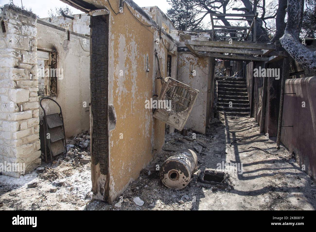 Photos de la région plus large de Mati et Neos Voutsas dans l'est de l'Attique près d'Athènes après le feu. Le feu qui a eu lieu le 23 juillet 2018 a été l'un des plus fidèles du siècle. Le nombre de morts a été porté à 88 victimes. Beaucoup de gens manquent encore et la recherche est toujours en cours. La région est toujours sans électricité. Le premier compte a été que 2500 maisons ont été détruites. 28 juillet 2018 - Mati, Attique, Grèce (photo de Nicolas Economou/NurPhoto) Banque D'Images