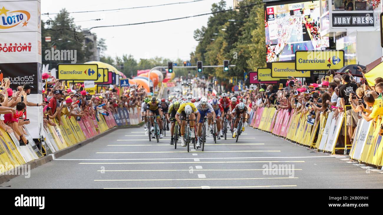 Pascal Ackermann franchit d'abord la ligne d'arrivée au cours de la deuxième journée du Tour de Bologne à Katowice, en Pologne, sur 5 août 2018. (Photo par Dominika Zarzycka/NurPhoto) Banque D'Images