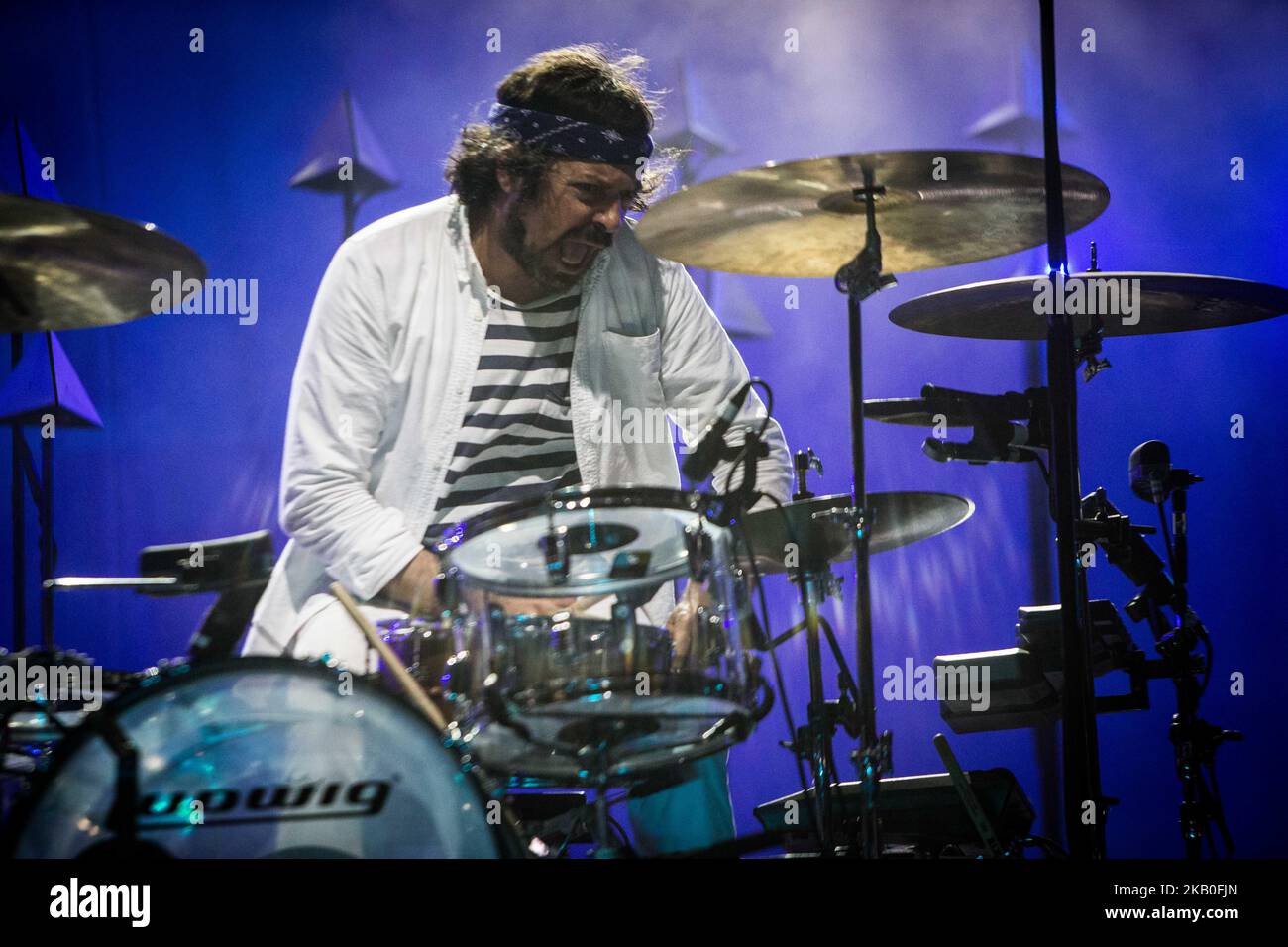 Charlie Hall du groupe de rock indépendant américain The War on Drugs photographié sur scène lors du festival Todays 2018 à Turin, en Italie, sur 24 août 2018. (Photo de Roberto Finizio/NurPhoto) Banque D'Images