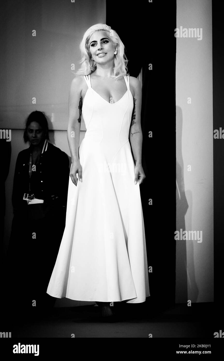 (NOTE DE LA RÉDACTION:cette image a été convertie en noir et blanc) Lady Gaga assiste à la photo 'A Star is Born' lors du Festival du film de Venise 75th, à Venise, en Italie, sur 31 août 2018. (Photo de Matteo Chinellato/NurPhoto) Banque D'Images