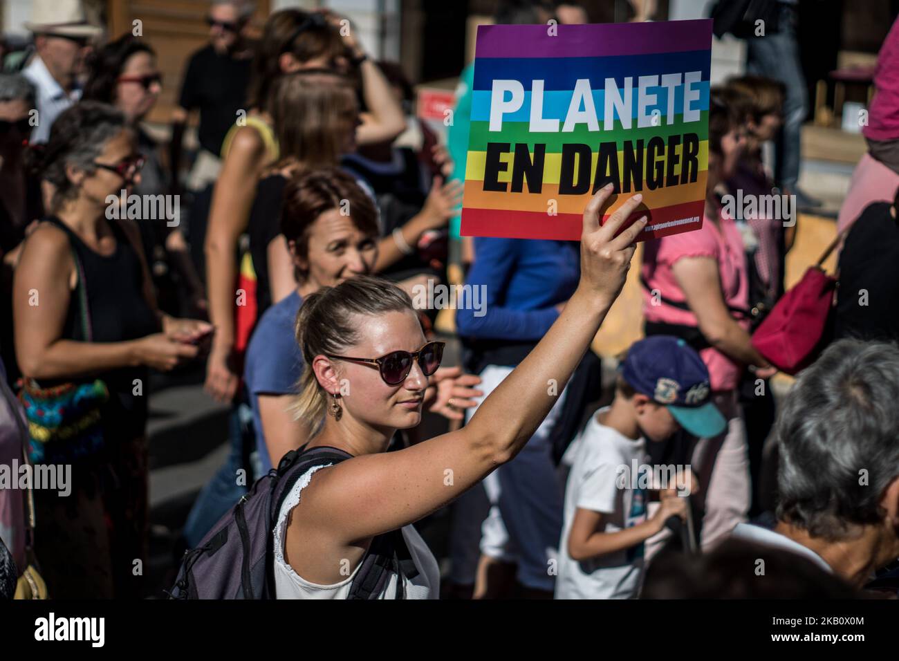 Plusieurs milliers de personnes ont manifesté dans les rues de Lyon, en France, pour protester contre le réchauffement climatique et pour exiger des mesures concrètes et immédiates de la part du gouvernement pour réduire l'utilisation des combustibles fossiles et promouvoir l'énergie verte, sur 8 septembre 2018. (Photo de Nicolas Liponne/NurPhoto) Banque D'Images