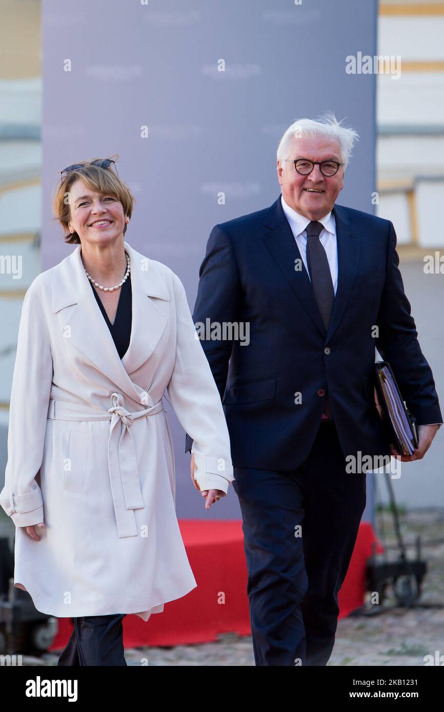 Le Président de l'Allemagne Frank-Walter Steinmeier et son épouse Elke Budenbender lors de la réunion informelle de 14th du Groupe Arraiolos au Palais Rundale à Rundale, en Lettonie, le 13 septembre 2018. La réunion du Groupe Arraiolos réunit des chefs d'Etat de 13 pays - Autriche, Bulgarie, Croatie, Estonie, Finlande, Allemagne, Grèce, Hongrie, Italie, Lettonie, Malte, Pologne, Portugal et Slovénie. (Photo de Mateusz Wlodarczyk/NurPhoto) Banque D'Images