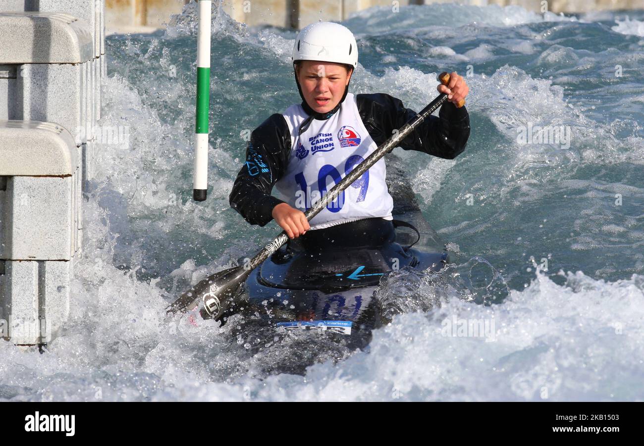 Callum Walling, du Shepperton SCC, concourt en K1 hommes lors des Championnats du Royaume-Uni Canoe Slalom au Lee Valley White Water Centre, Londres, Angleterre, le 15 septembre 2018. (Photo par action Foto Sport/NurPhoto) Banque D'Images