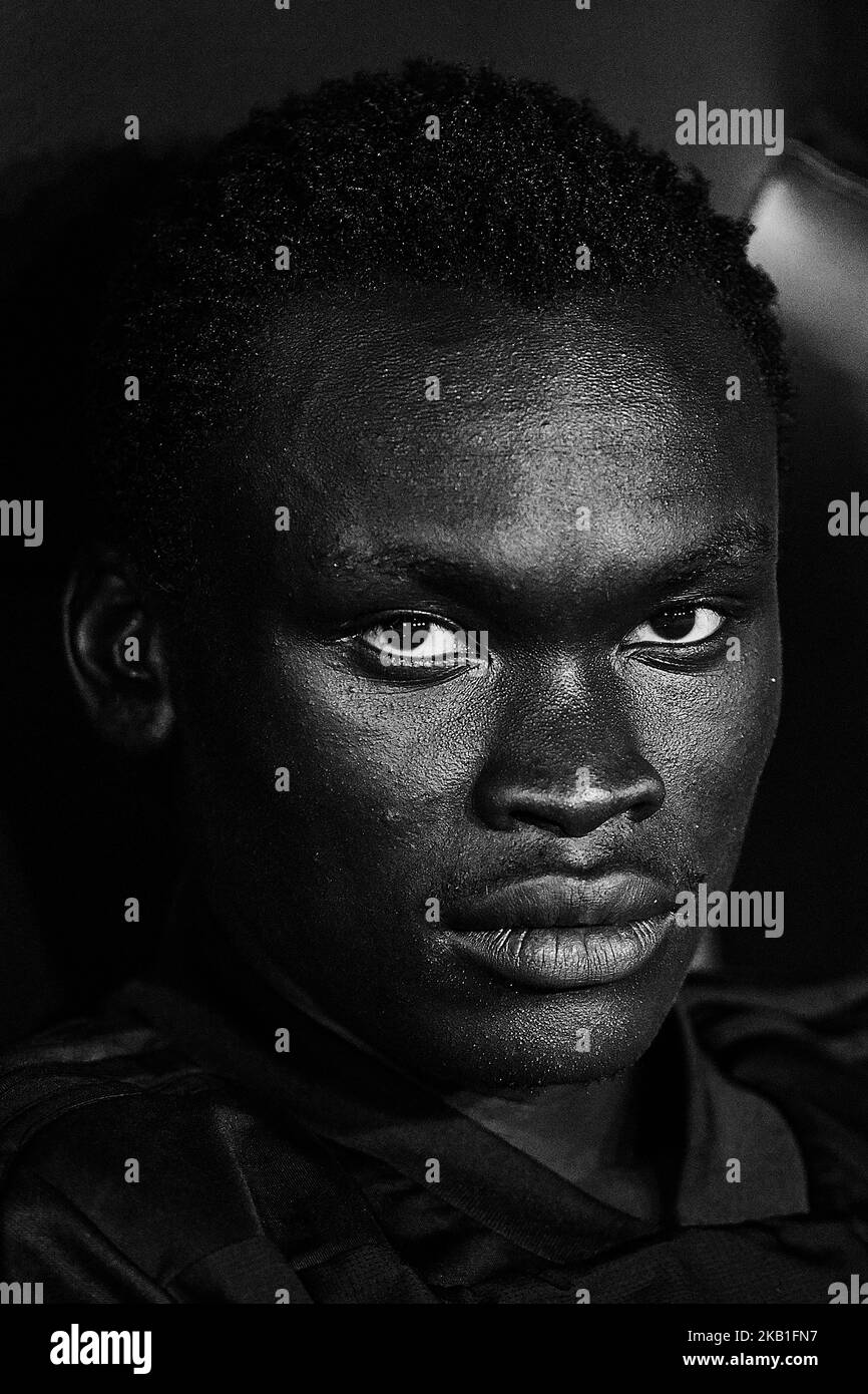(NOTE DE LA RÉDACTION: L'image a été convertie en noir et blanc) Pione Sisto de Celta de Vigo regarde avant le match de la Liga entre Valencia CF et Celta de Vigo à Mestalla on 26 septembre 2018 à Valence, Espagne (photo de David Aliaga/Nuraga photo) Banque D'Images